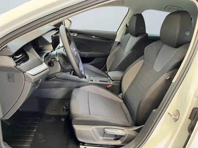 Skoda Octavia view 7