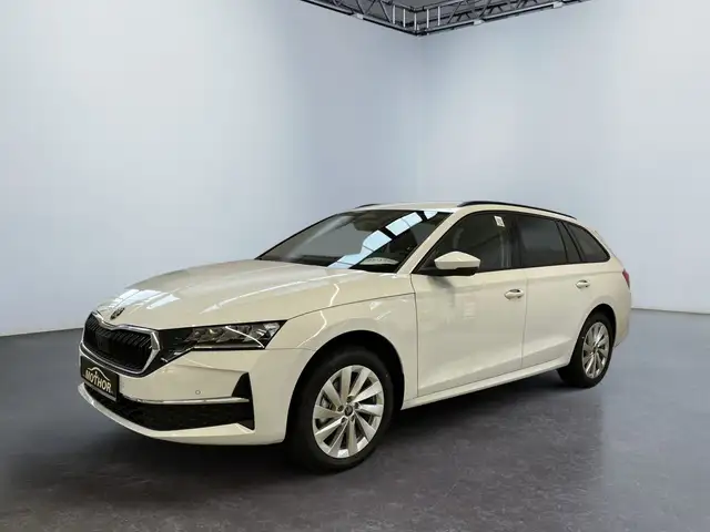 Skoda Octavia view 2