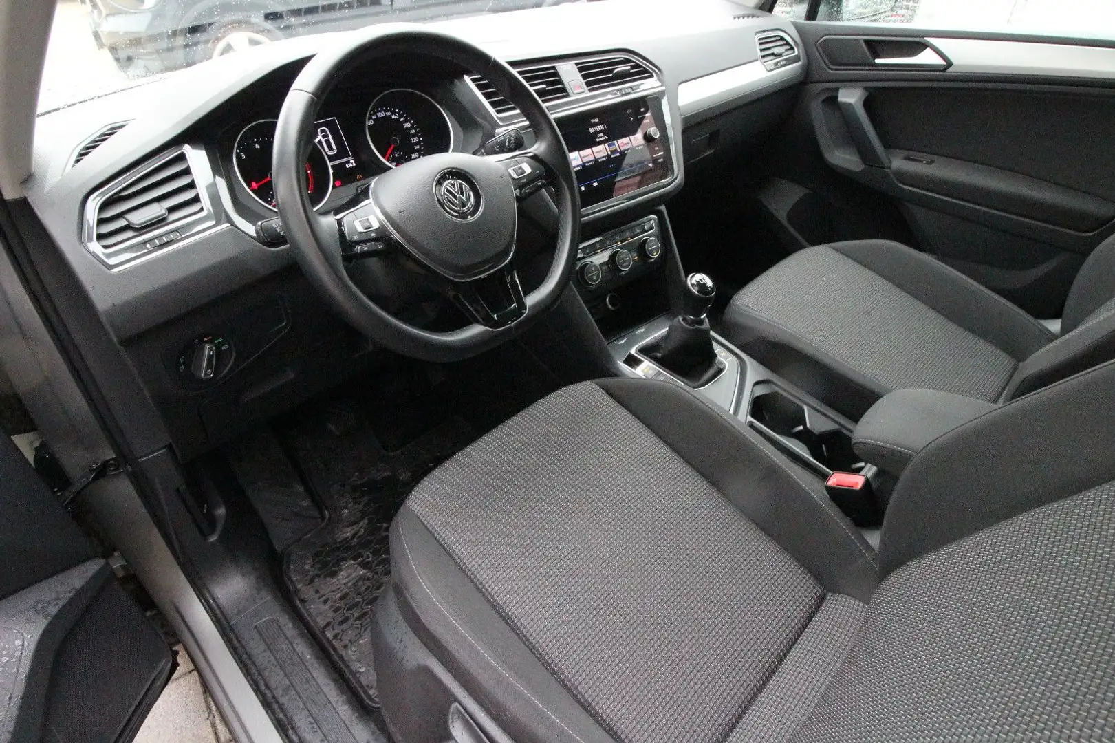 Volkswagen Tiguan Trendline~Carplay/Android~PDC~8fach~2.Hd~ Silber - 2