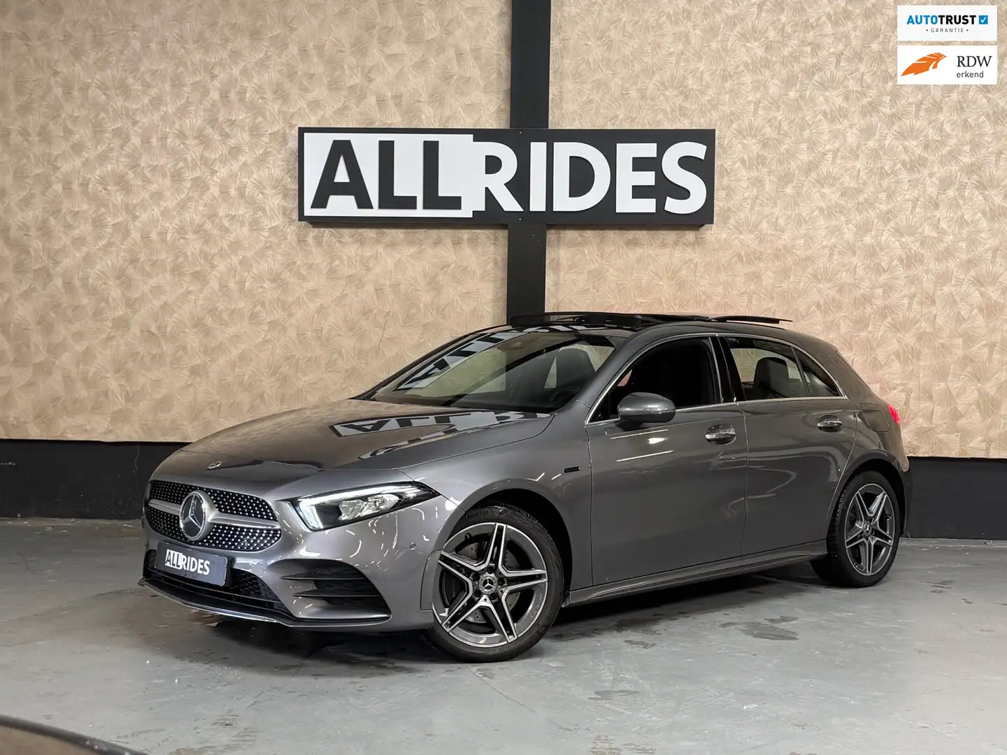 Mercedes-Benz A 250 e Business Solution AMG Limited | Pano | Keyless | Gris - 1
