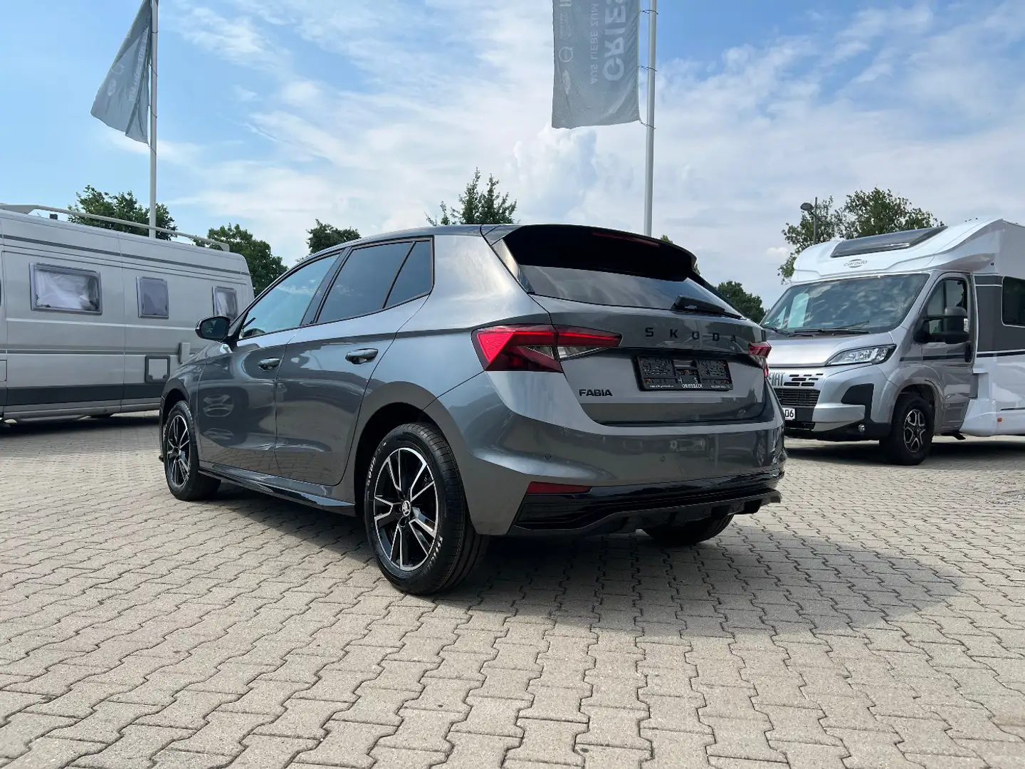 Skoda Fabia 1.0 TSI Monte Carlo *LED Sitzh. DAB Kamera Schwarz - 2