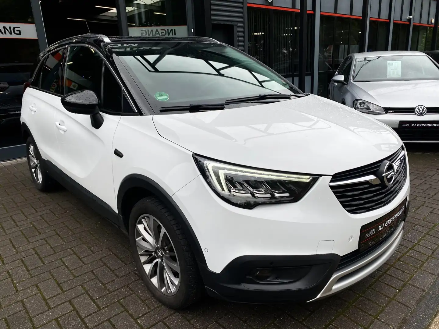 Opel Crossland X 1.2 TURBO Ultimate PANO NAVI CARPLAY TREKHAAK 1e E Wit - 2