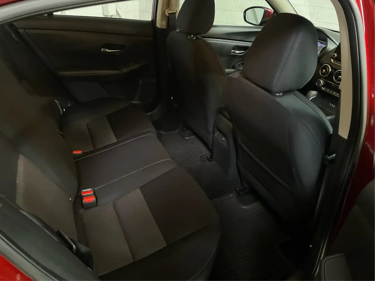 Nissan Sentra снимка Nissan Sentra