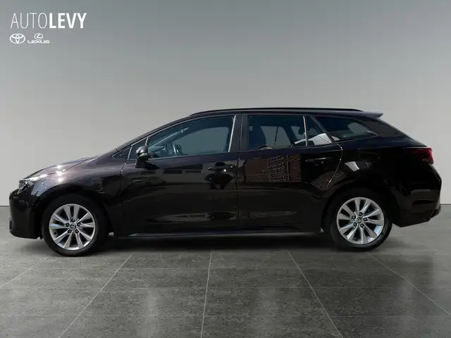 Toyota Corolla view 3