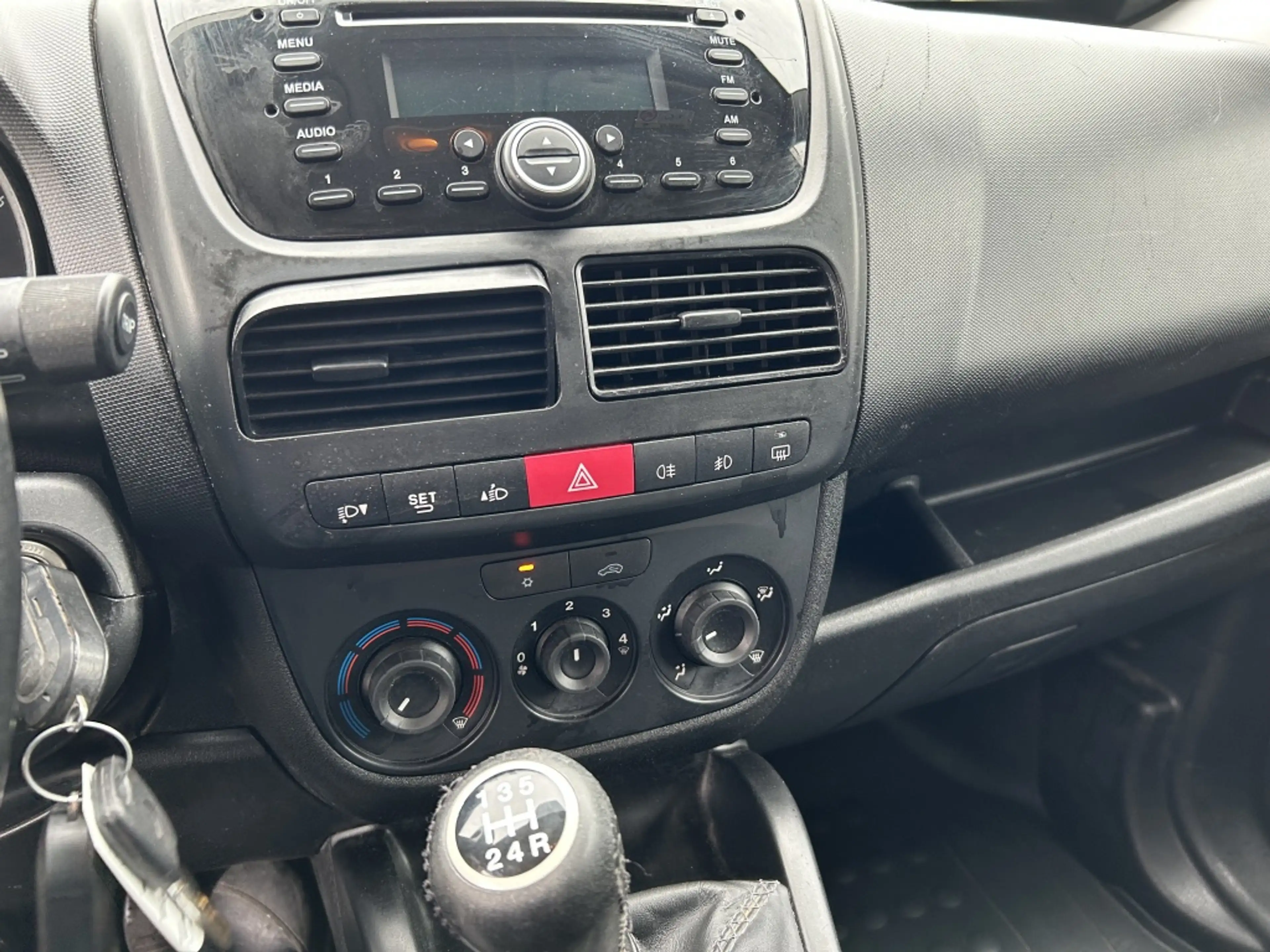 Opel Combo 1.3 CDTi Sport Euro 6 — photo 9