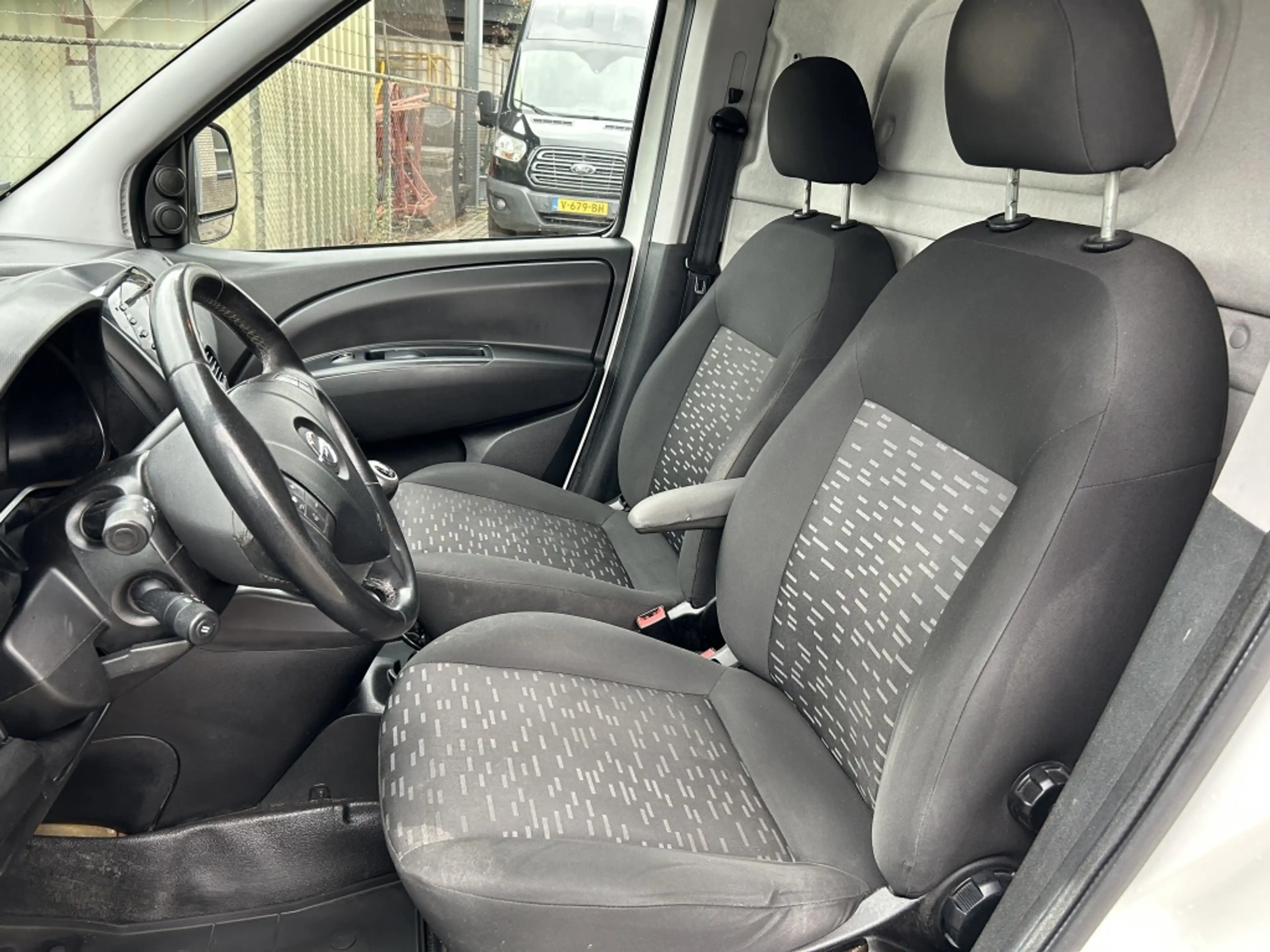 Opel Combo 1.3 CDTi Sport Euro 6 — photo 15