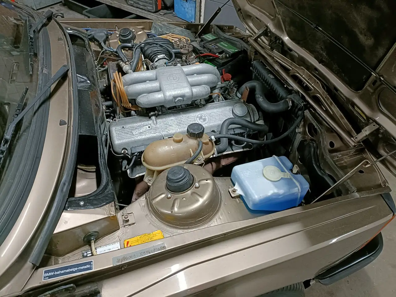 BMW 323 e21 323i, foto 11