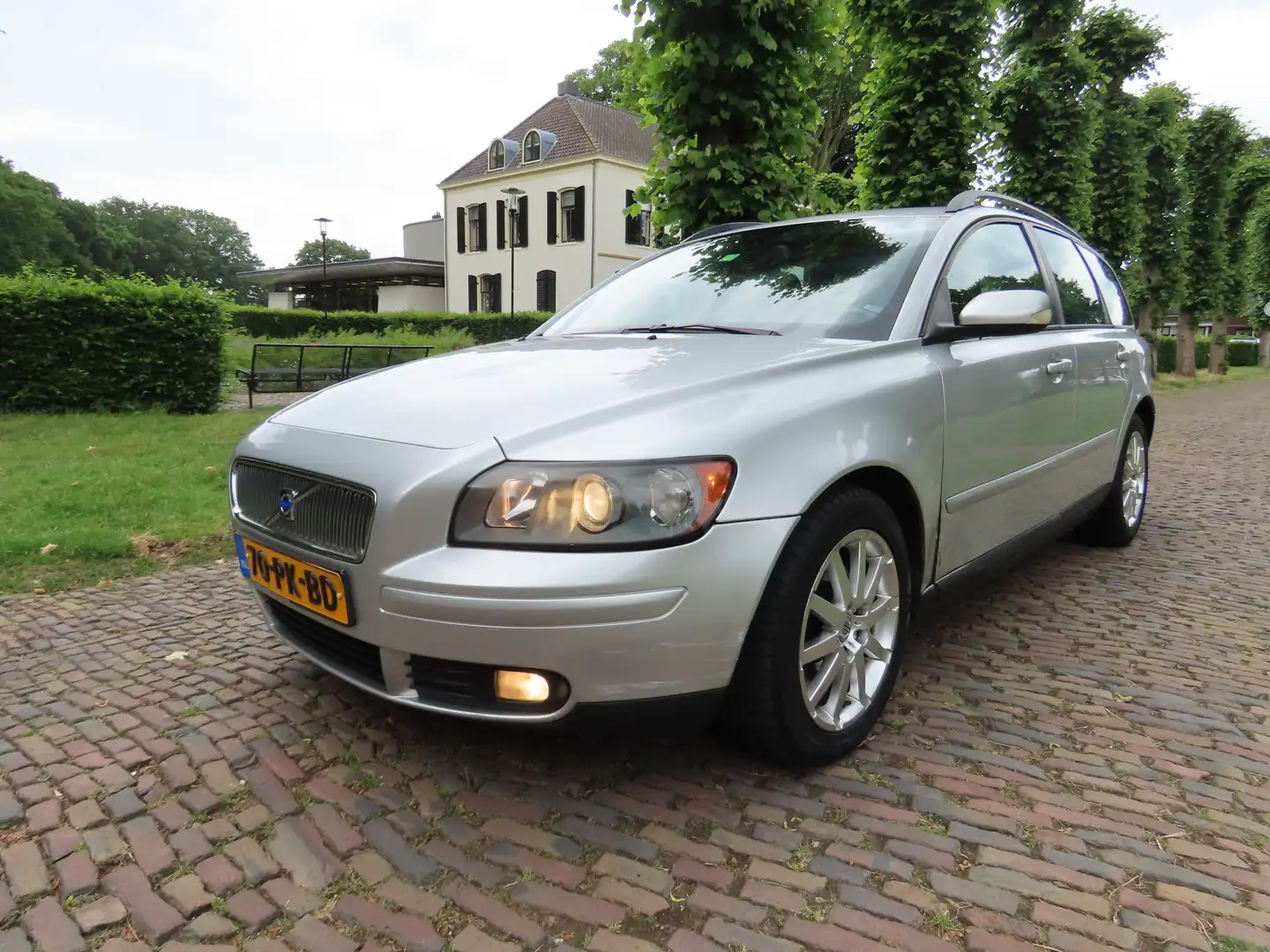 Volvo V50 2.4 Elite Automaat Leer/Stof Ecc Cruisecontrol Xen Grau - 1