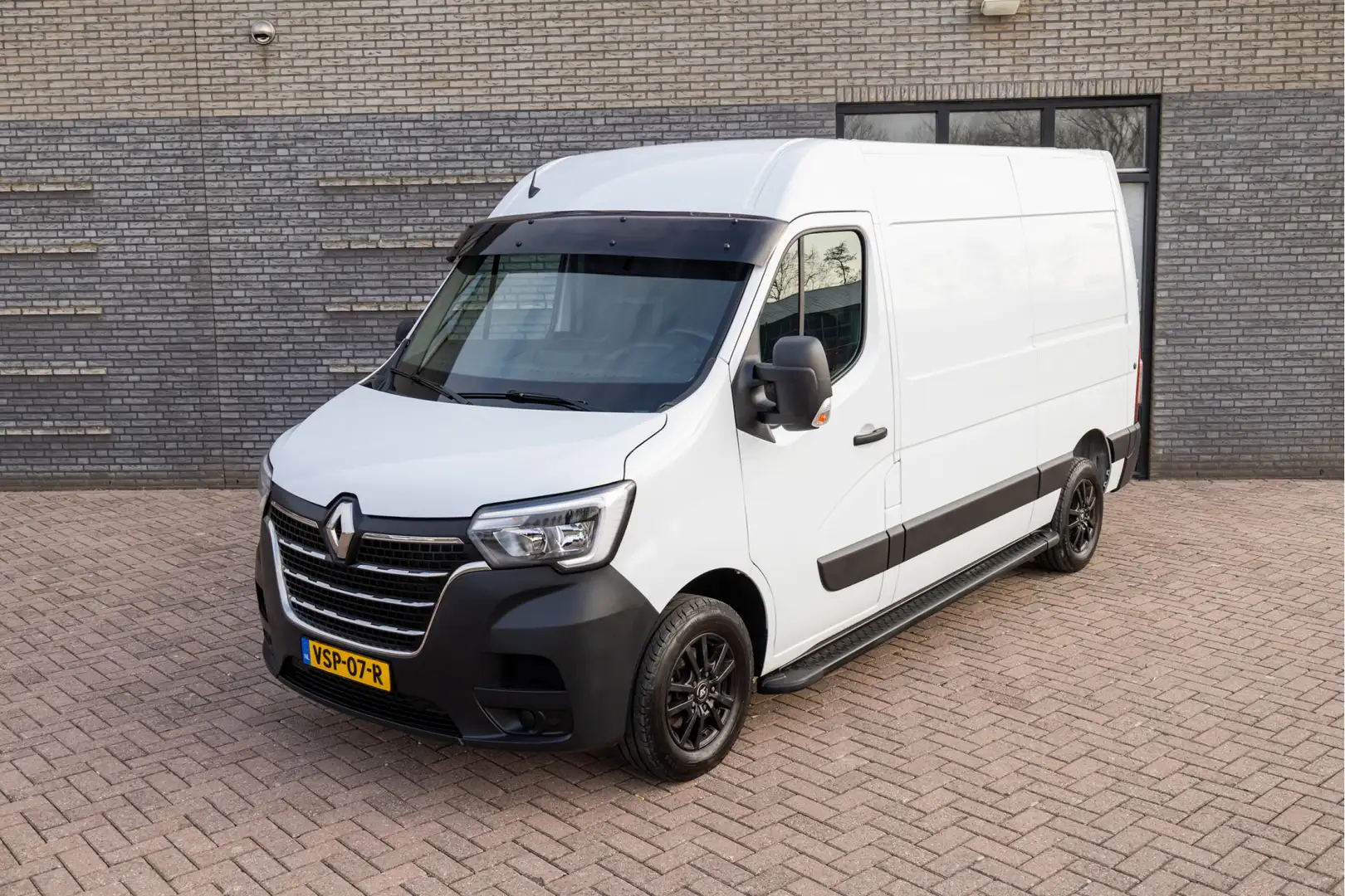 Renault Master T35 2.3 dCi 135 L2H2 Comfort Weiß - 1