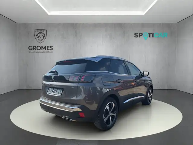 Peugeot 3008 view 3