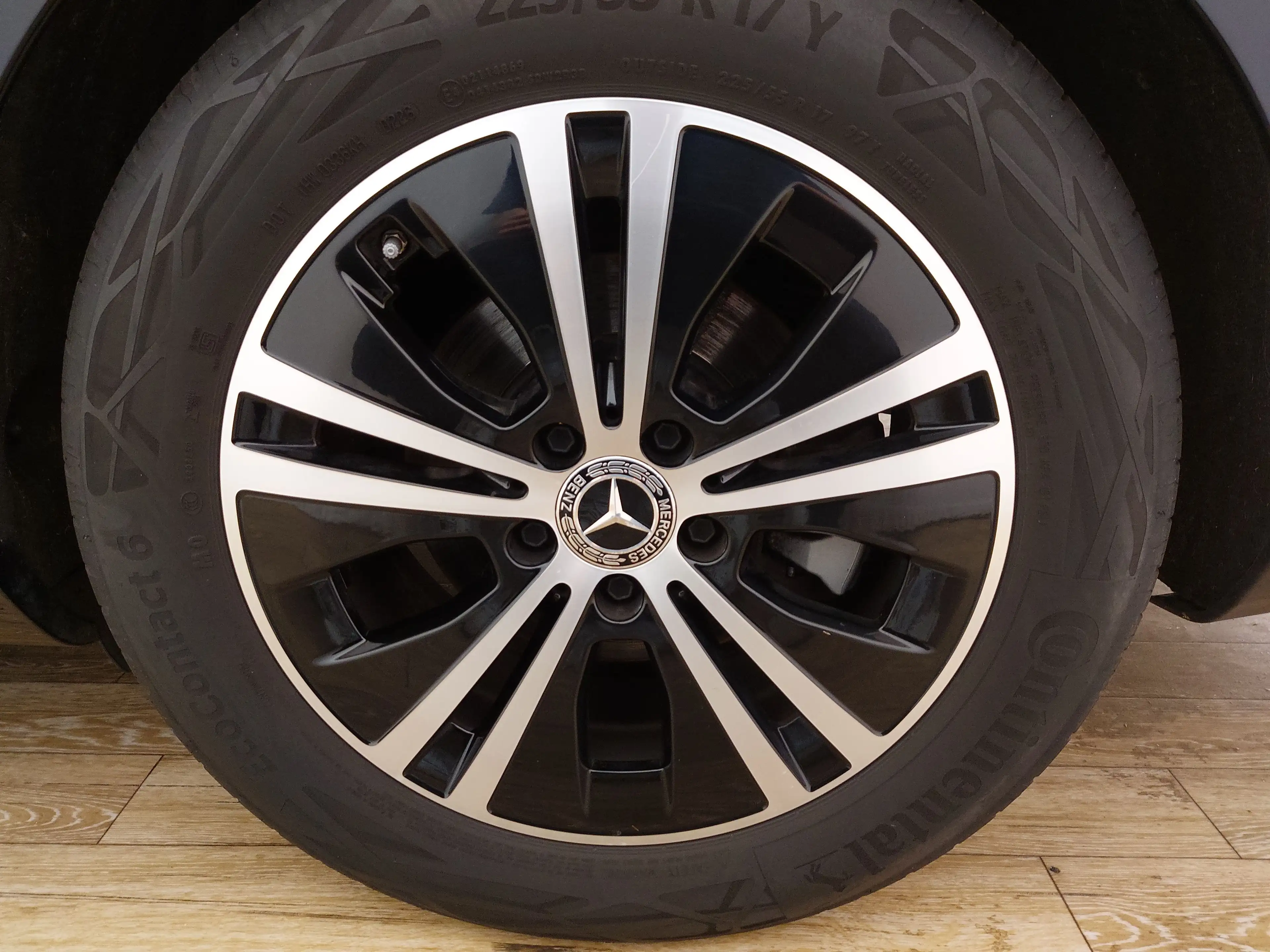 Mercedes-Benz E 220 d T Avantgarde T-Leder Navi LED Widescreen KLIMAAUT RADIO MFL — photo 8