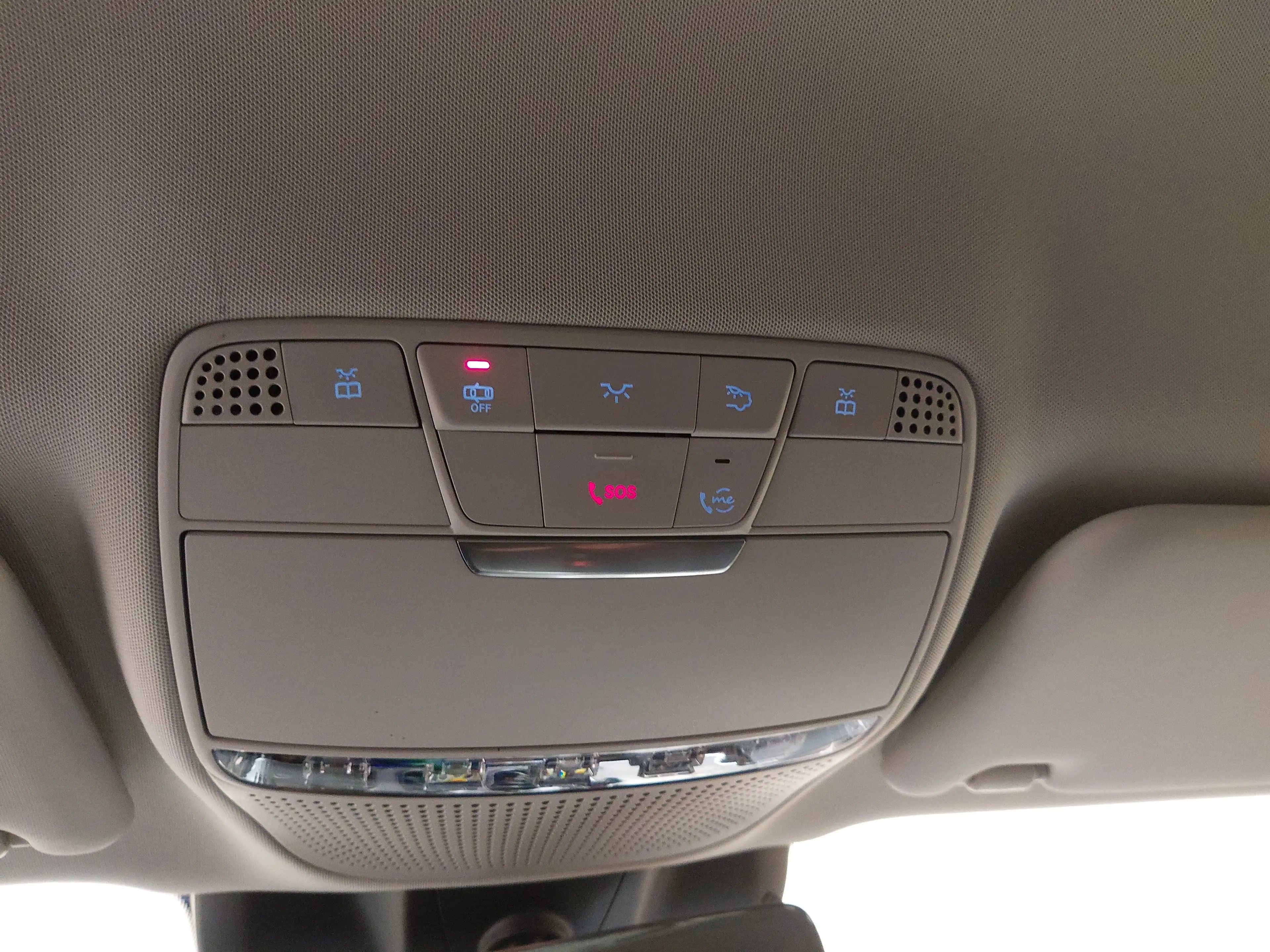 Mercedes-Benz E 220 d T Avantgarde T-Leder Navi LED Widescreen KLIMAAUT RADIO MFL — photo 13
