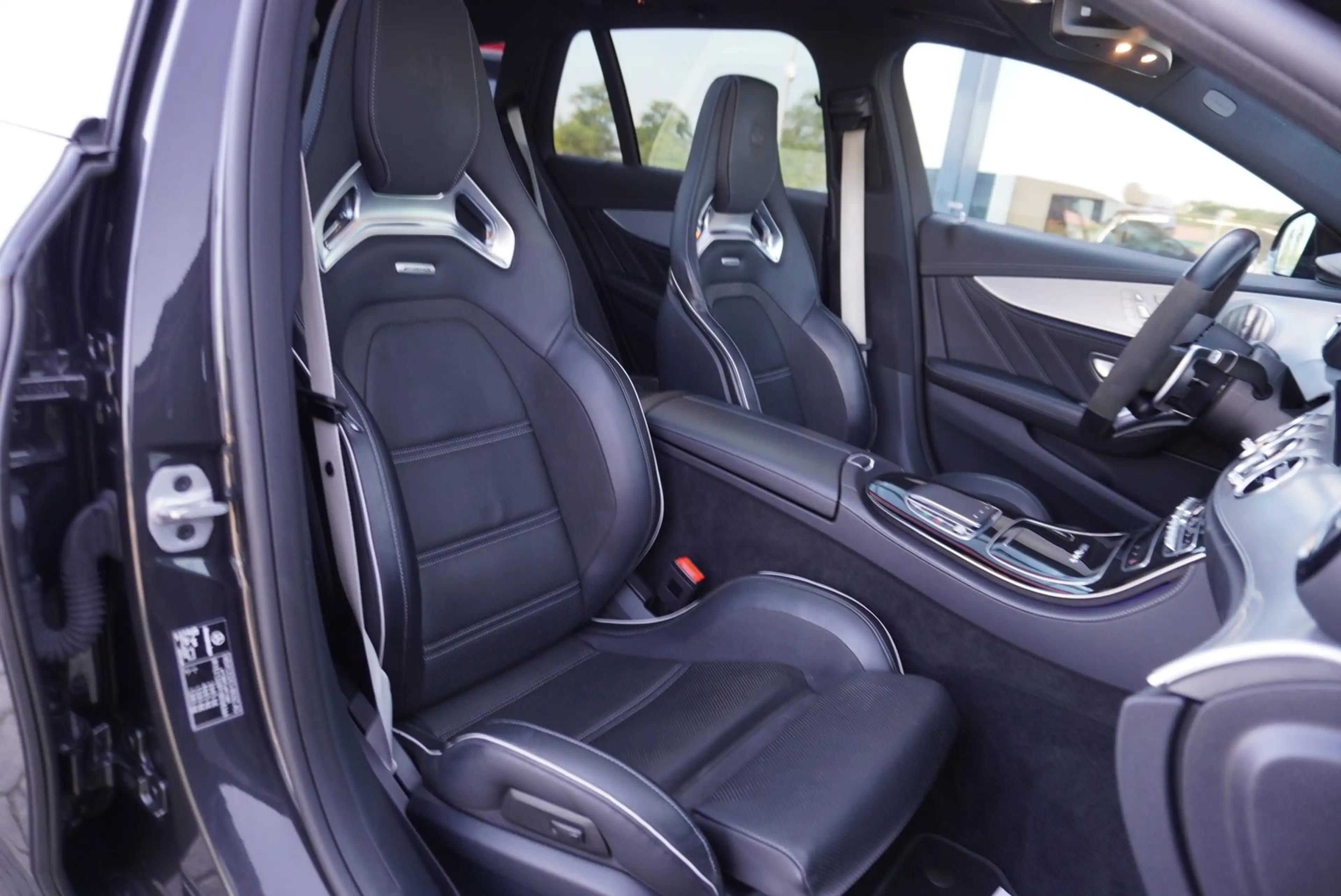 Mercedes-Benz E 63 AMG S 4Matic+/Pano/P-Sitze/Keramik/HUD/360° — photo 10