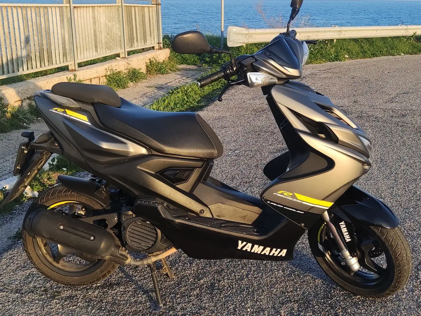 Yamaha Aerox R 4t 2018-2020 Grijs - 2