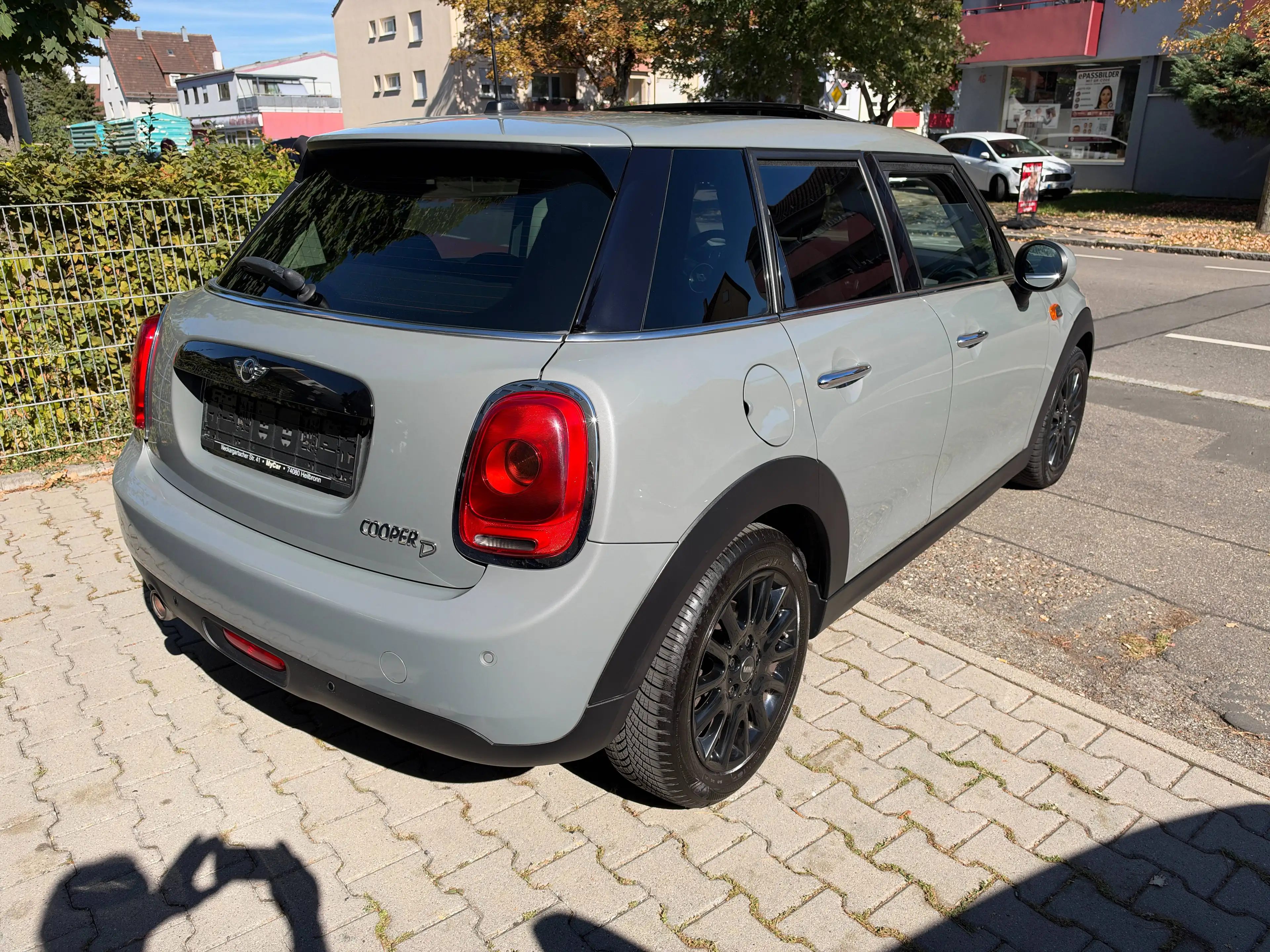 MINI Cooper D Cooper D 5-türer Panorama-Glasdach Keyless 2.Hand — photo 5
