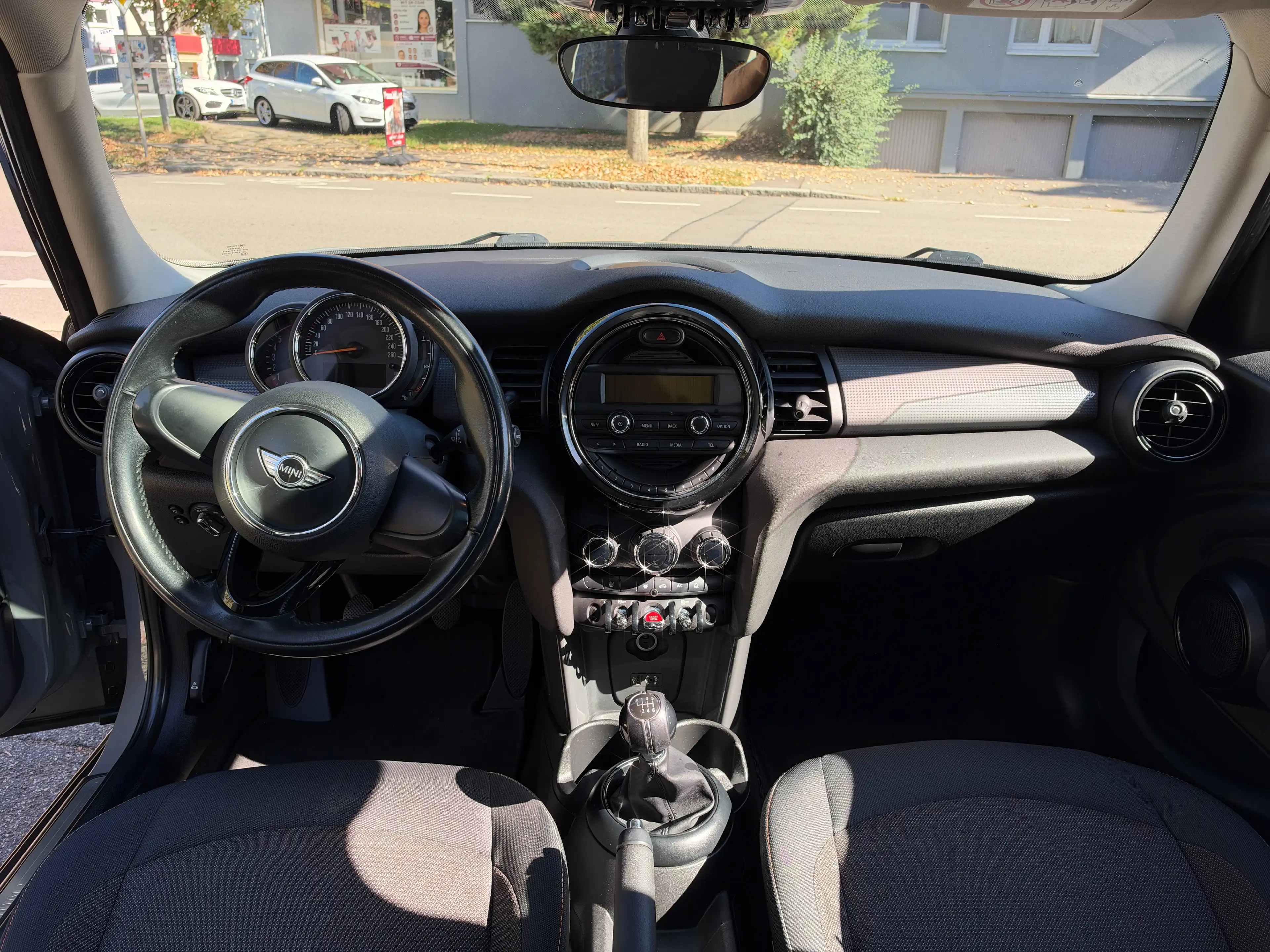 MINI Cooper D Cooper D 5-türer Panorama-Glasdach Keyless 2.Hand — photo 10
