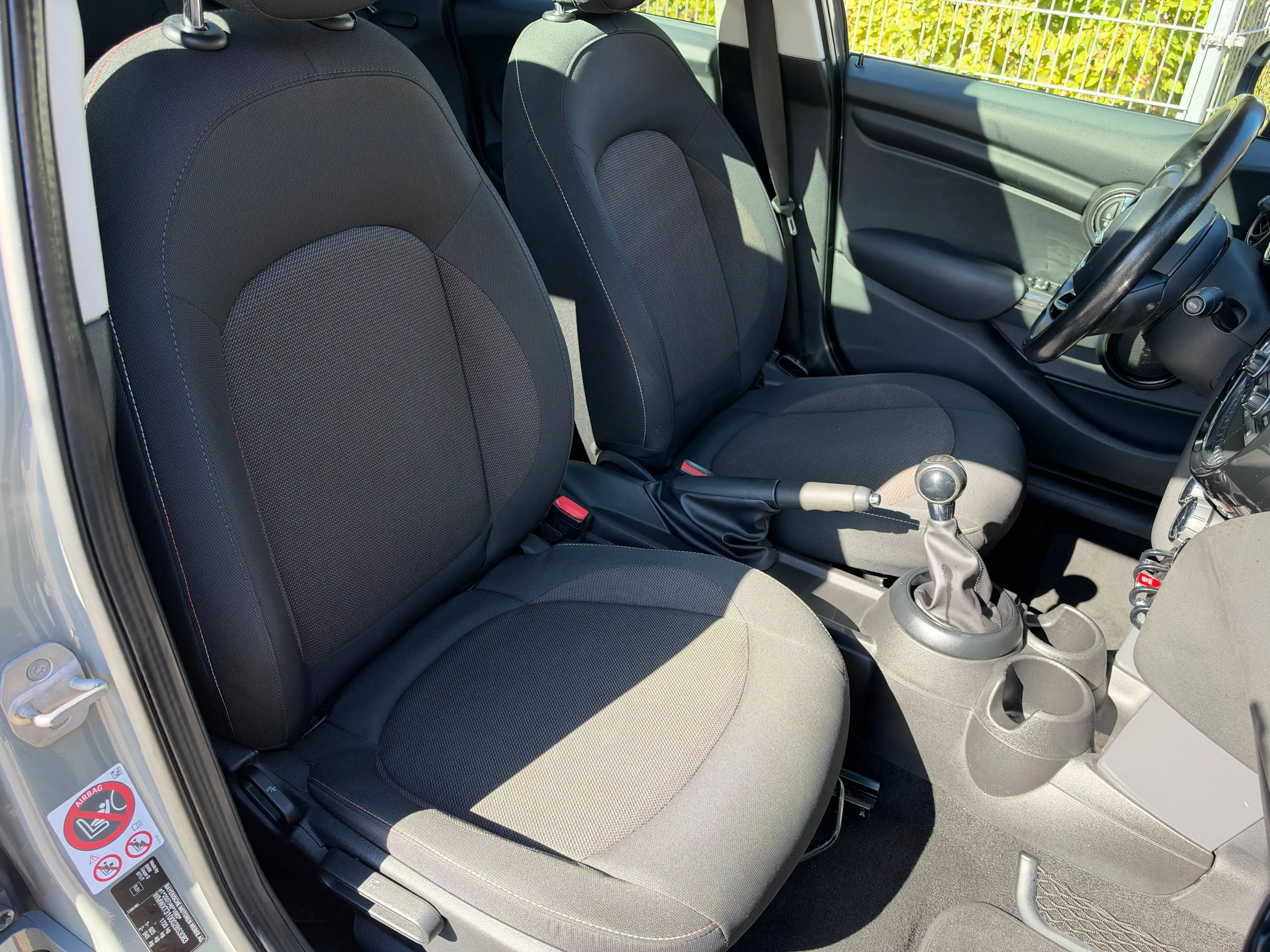 MINI Cooper D Cooper D 5-türer Panorama-Glasdach Keyless 2.Hand — photo 12