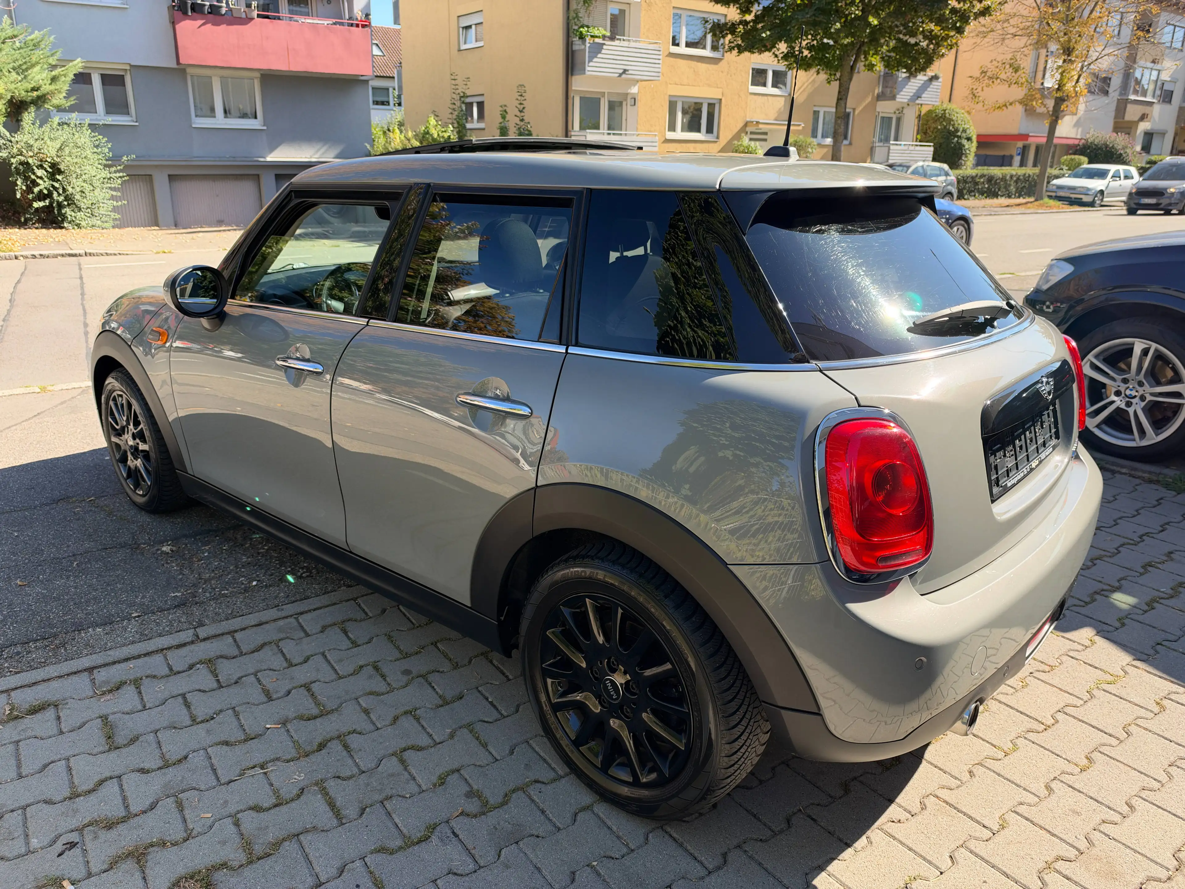 MINI Cooper D Cooper D 5-türer Panorama-Glasdach Keyless 2.Hand — photo 7