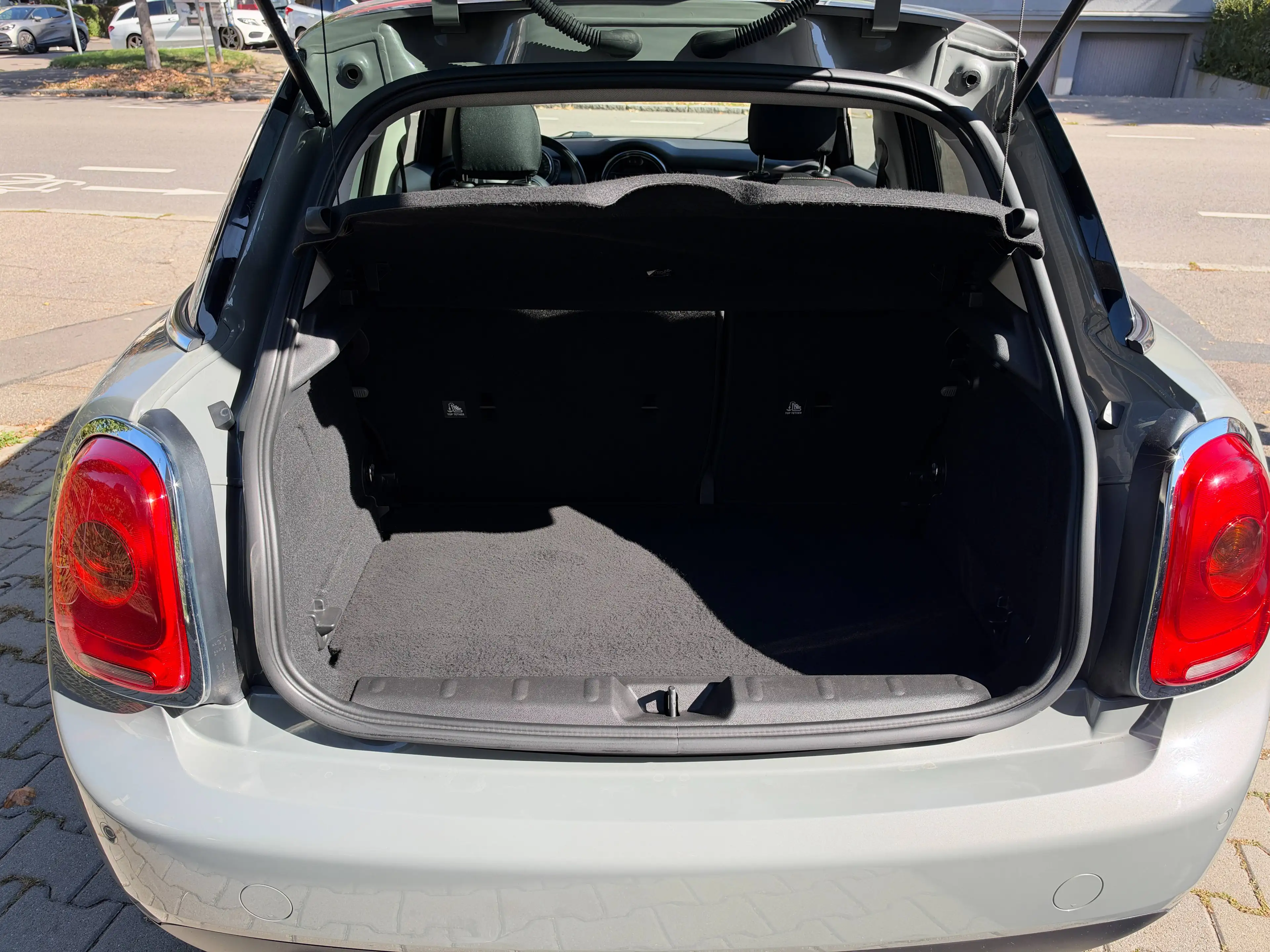 MINI Cooper D Cooper D 5-türer Panorama-Glasdach Keyless 2.Hand — photo 15