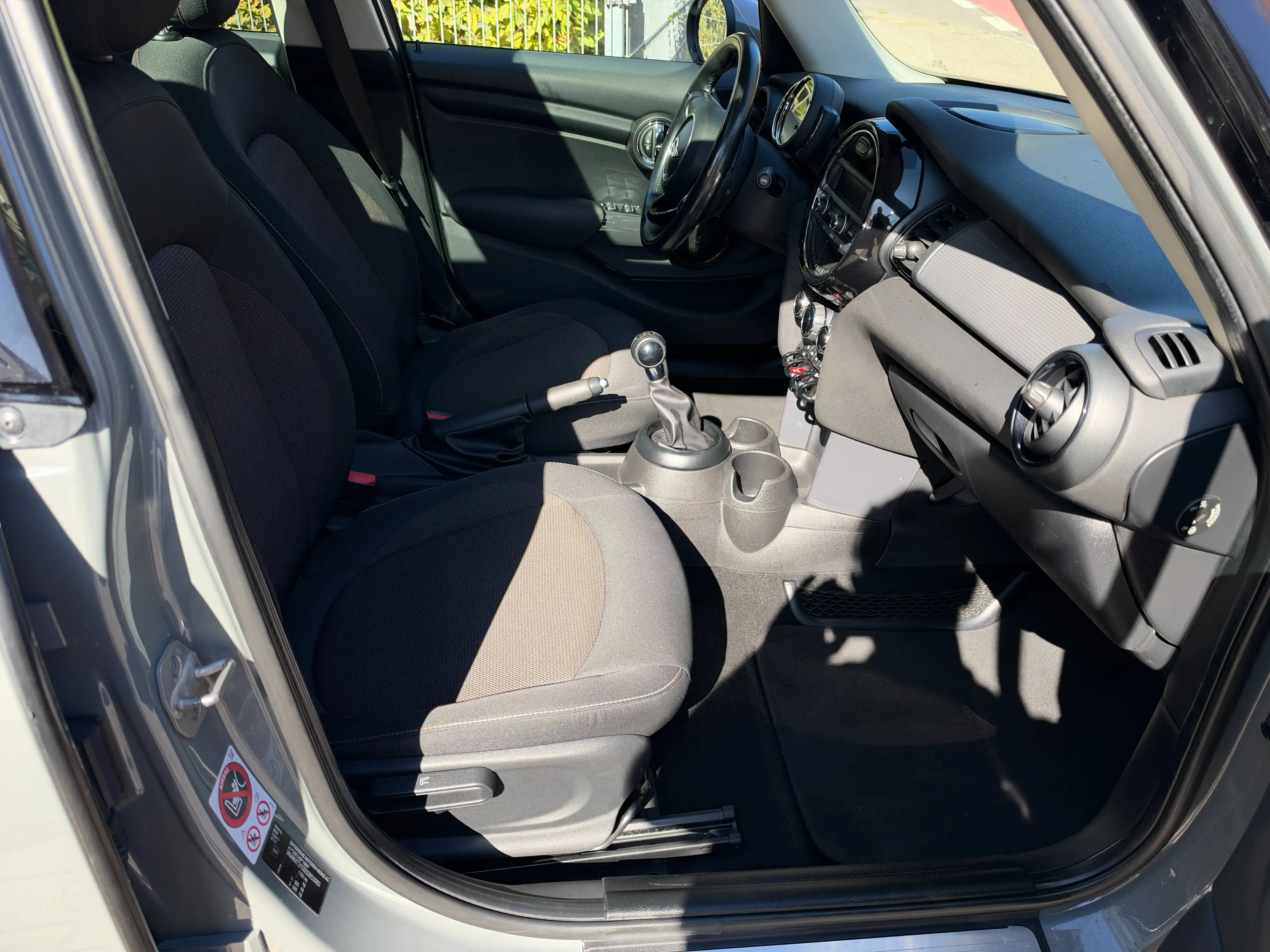 MINI Cooper D Cooper D 5-türer Panorama-Glasdach Keyless 2.Hand — photo 11