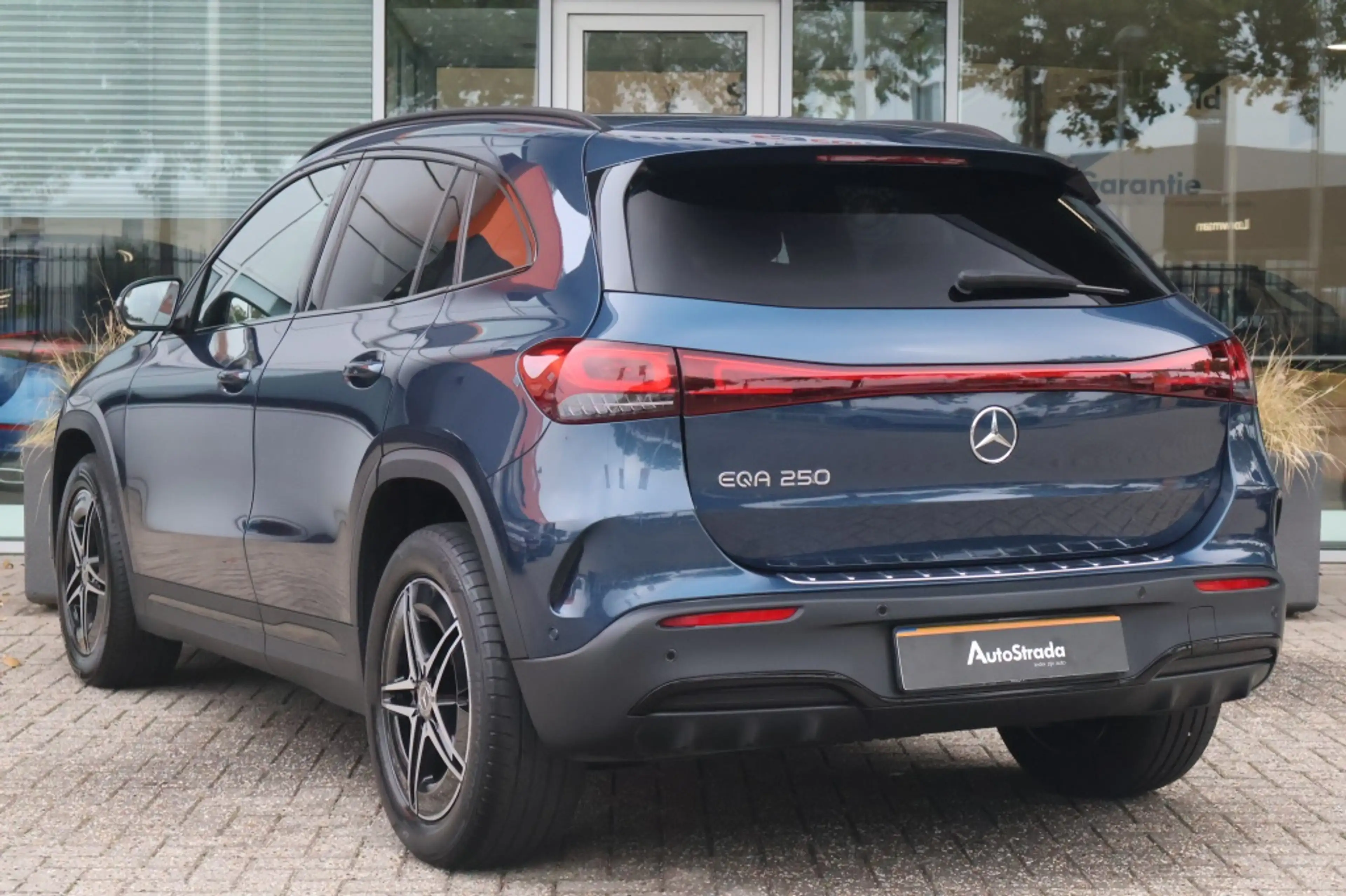 Mercedes-Benz EQA 250 190pk Business Solution AMG SoH 96% I Camera I Nav — photo 2