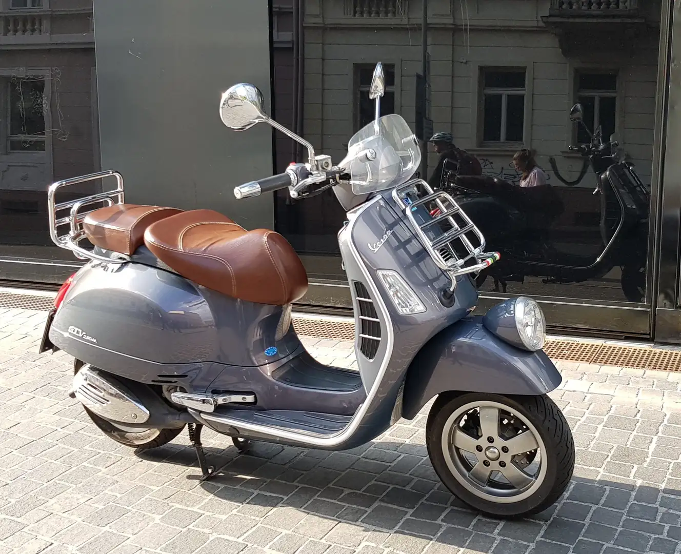 Vespa GTV 250 Gri - 2