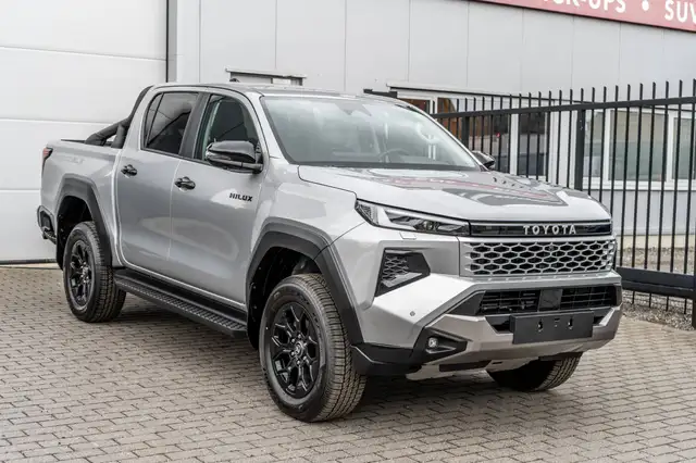 Toyota Hilux 2.8 D4D MHEV Invincible - Trekhaak - 52.000 excl.