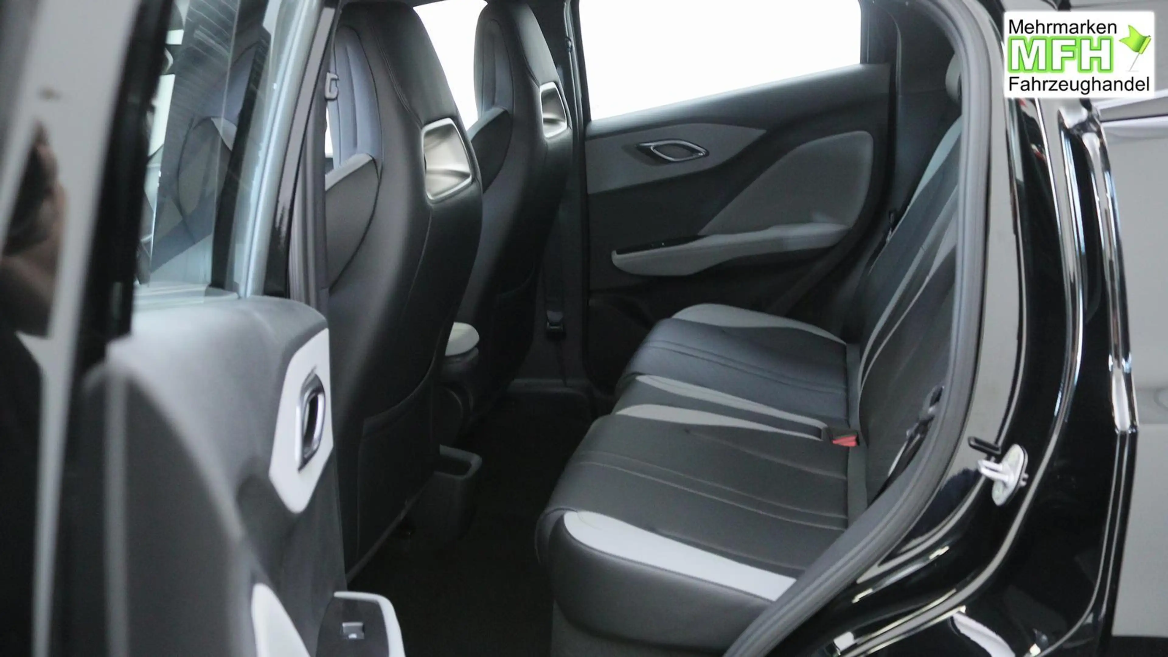 BYD Dolphin Surf Active 30 kWh / Navi ACC PDC H + Kamera Klimaau... — photo 6