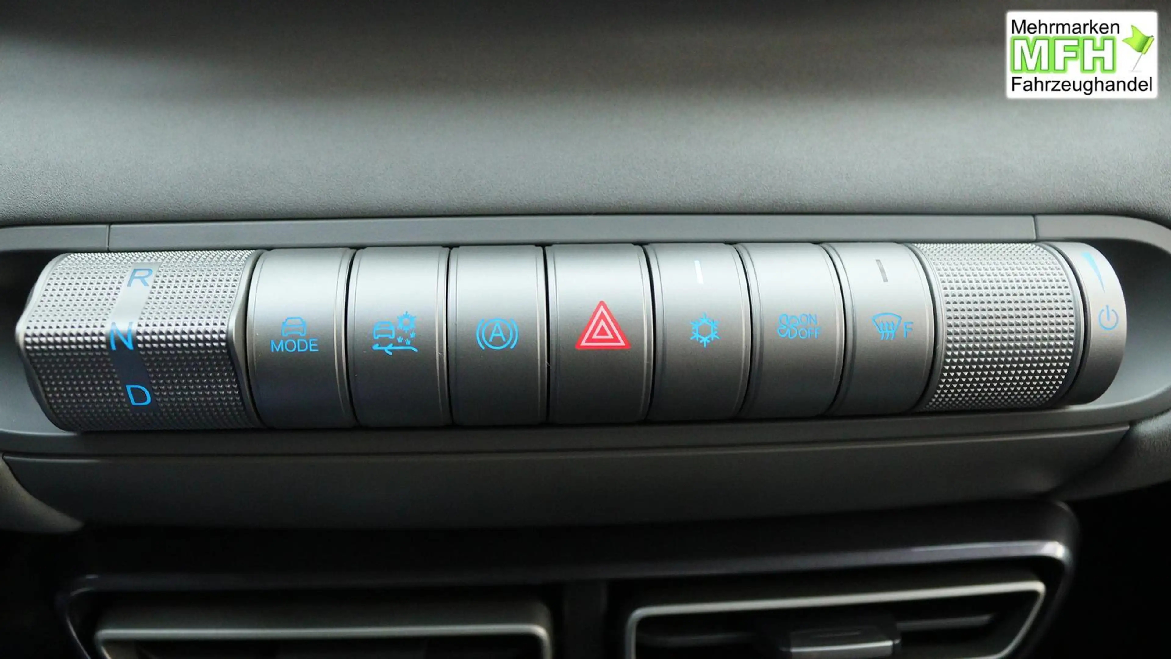 BYD Dolphin Surf Active 30 kWh / Navi ACC PDC H + Kamera Klimaau... — photo 15
