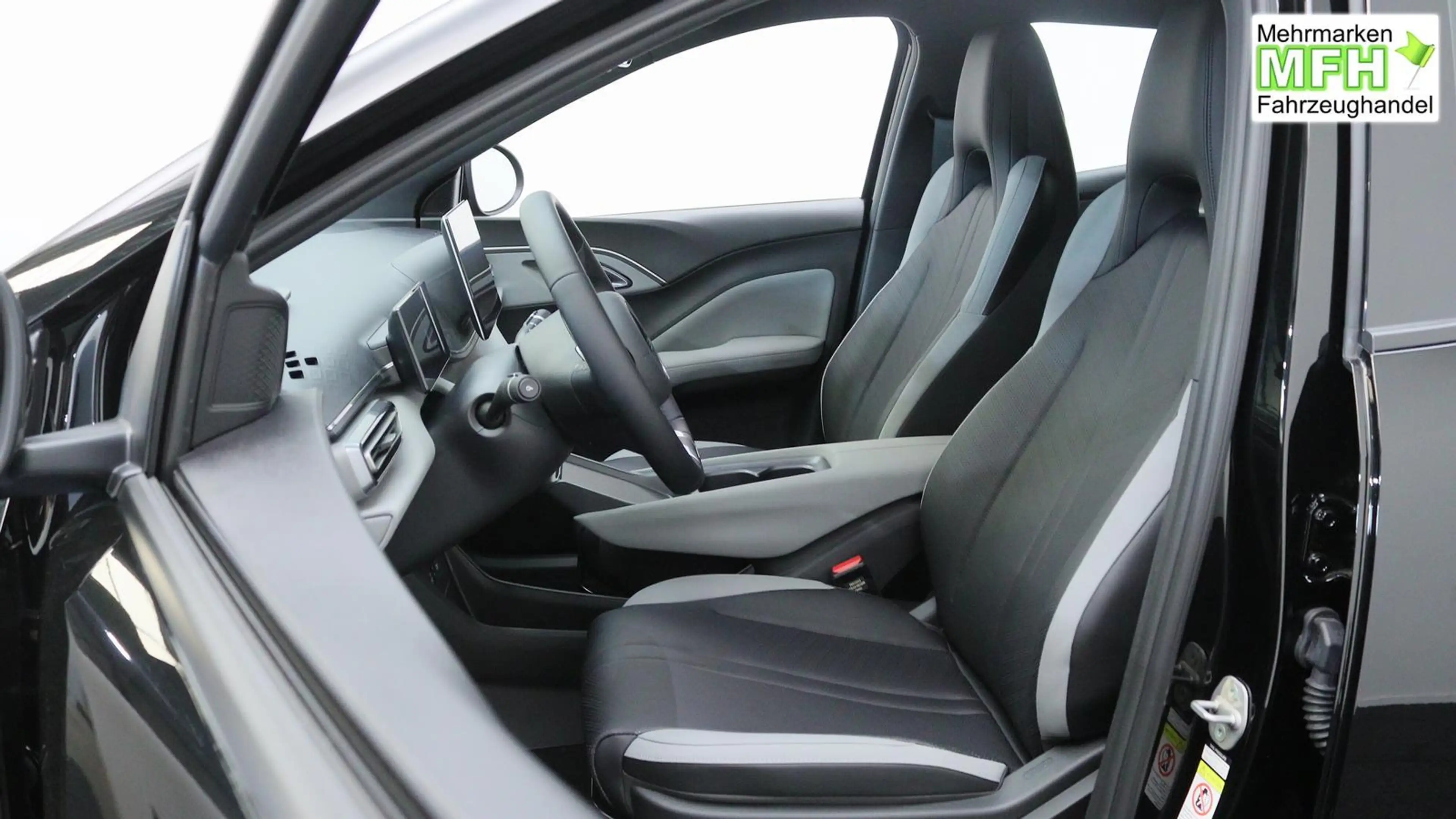 BYD Dolphin Surf Active 30 kWh / Navi ACC PDC H + Kamera Klimaau... — photo 5