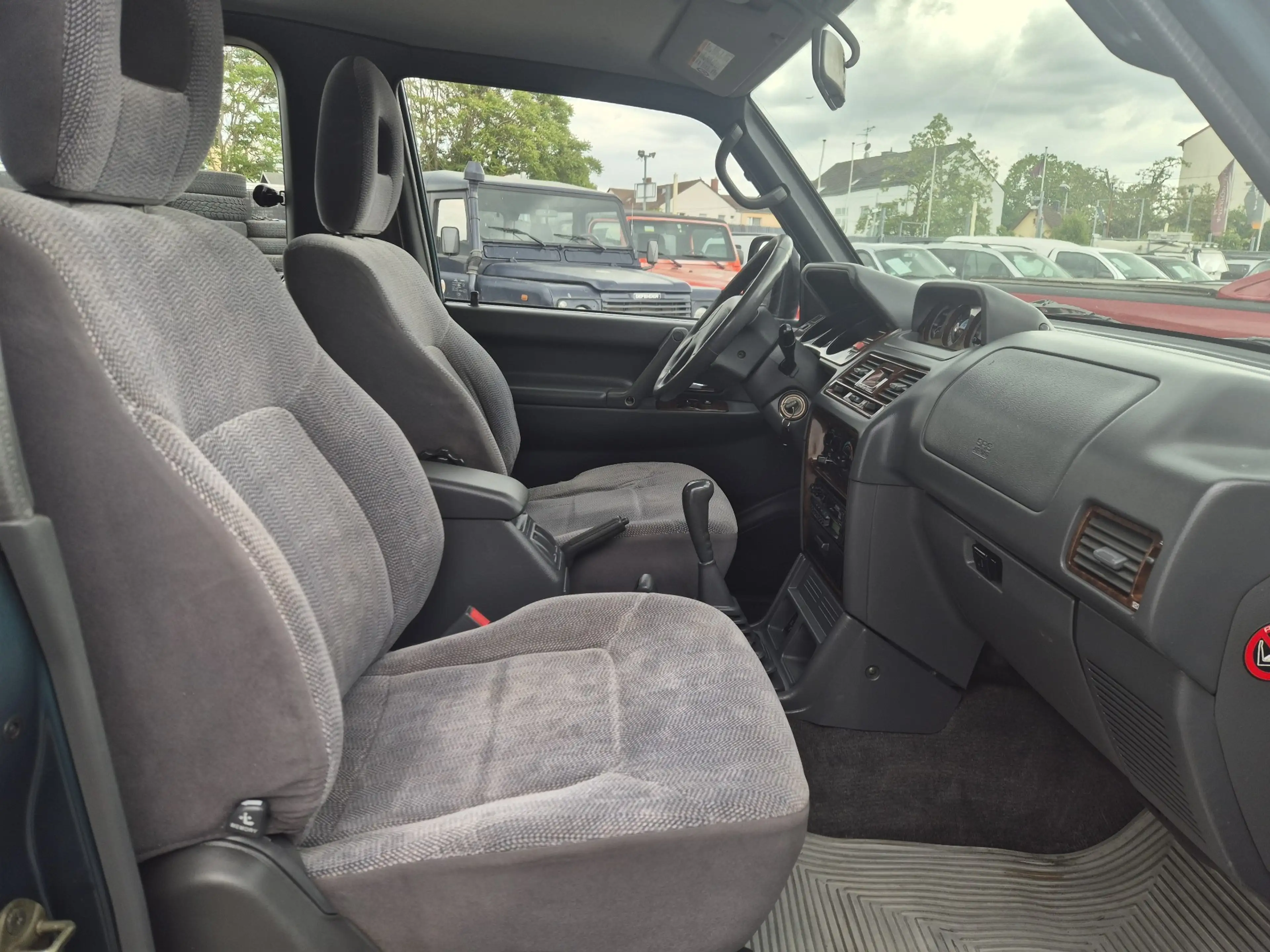 Mitsubishi Pajero TD Classic 2500 **nur 132 Tkm** — photo 10