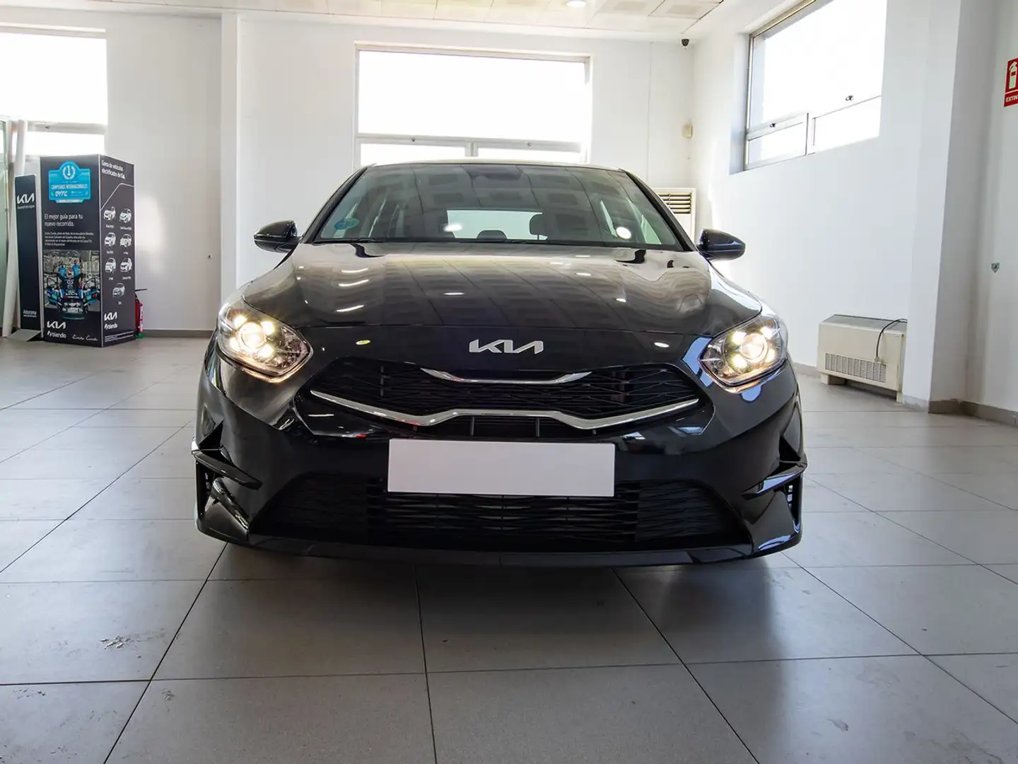 Kia 1.6 MHEV CONCEPT 136 5P Noir - 2