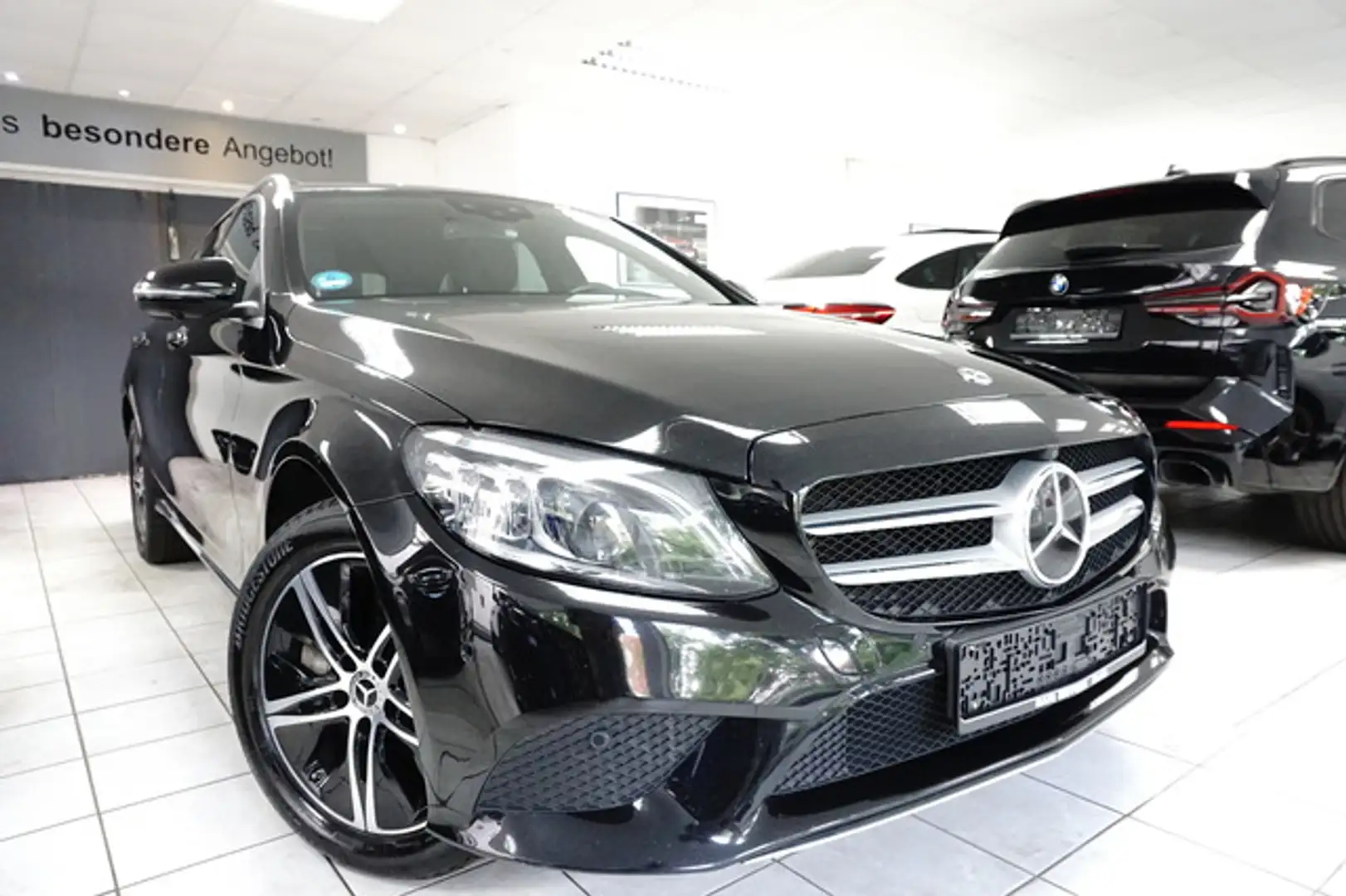 Mercedes-Benz C 300 T d 4Matic MULTIB. BURMESTER HUD ACC PANO Zwart - 1