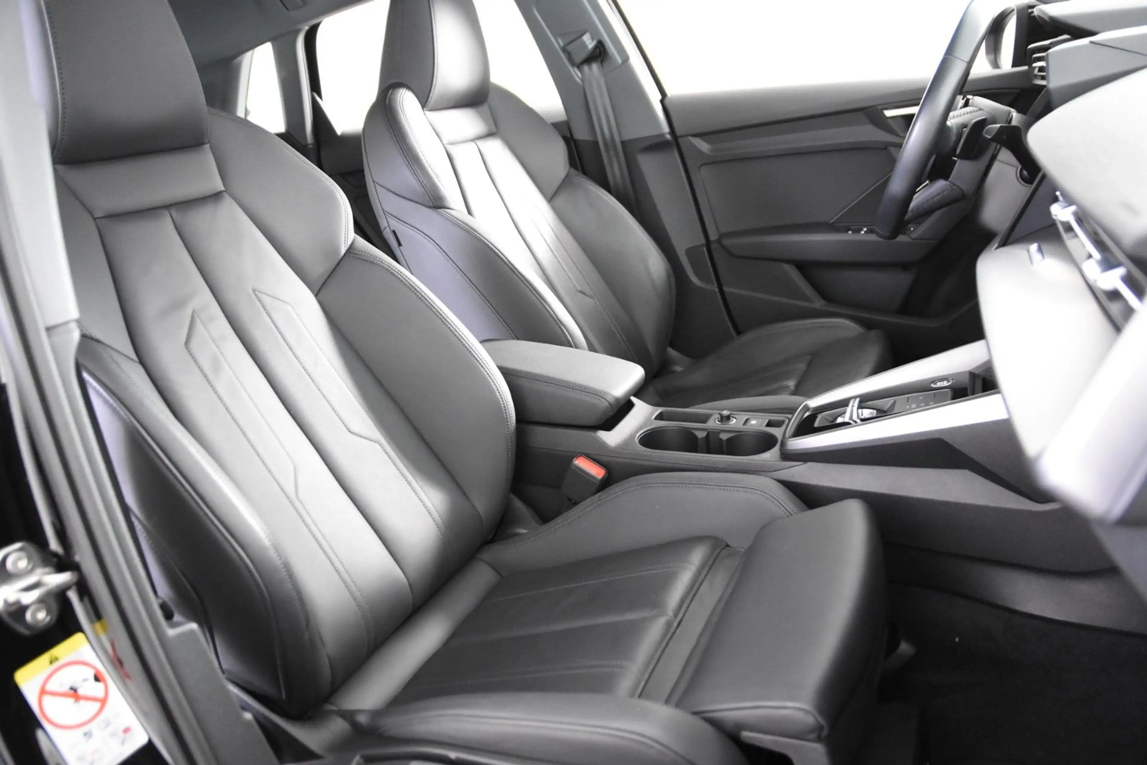 Audi A3 30 TFSI Sportback DSG *1.Hand*Leder*Navi* — photo 3
