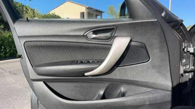 BMW 1 Series view 7