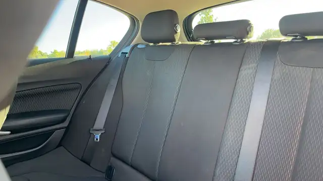BMW 1 Series view 9