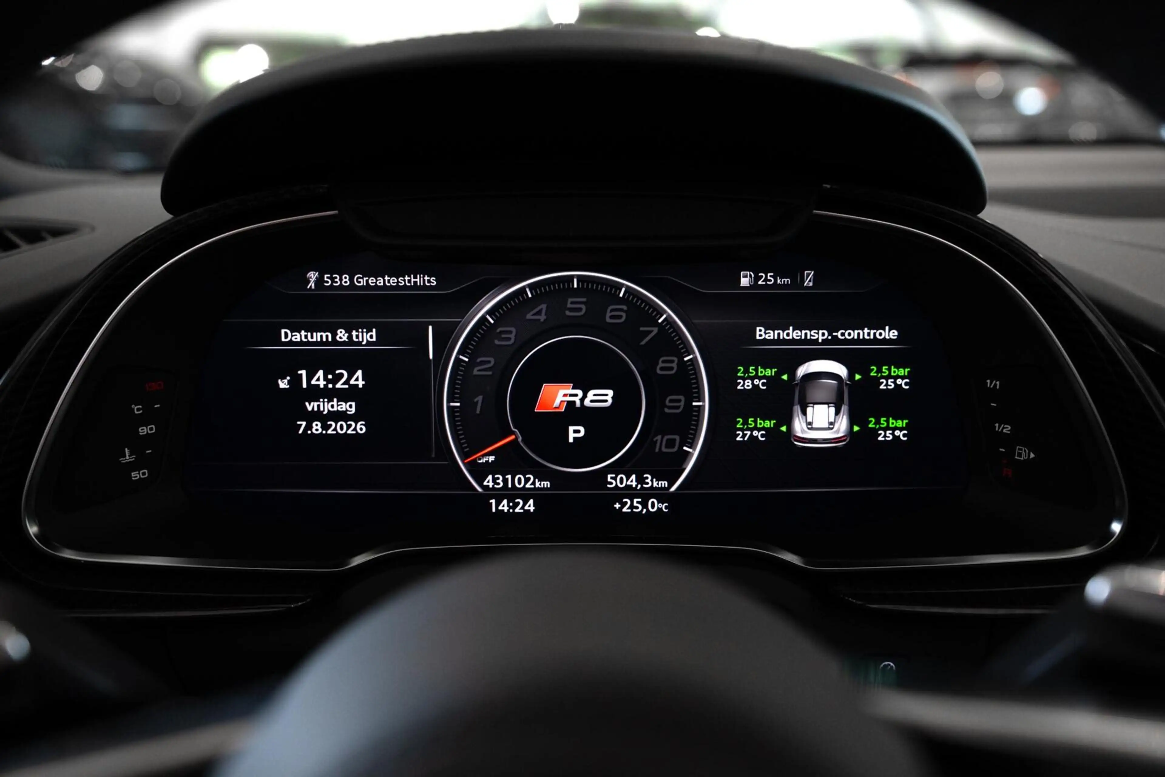 Audi R8 Spyder 5.2 Performance Quattro / Dlr. ond. / Keram — photo 22