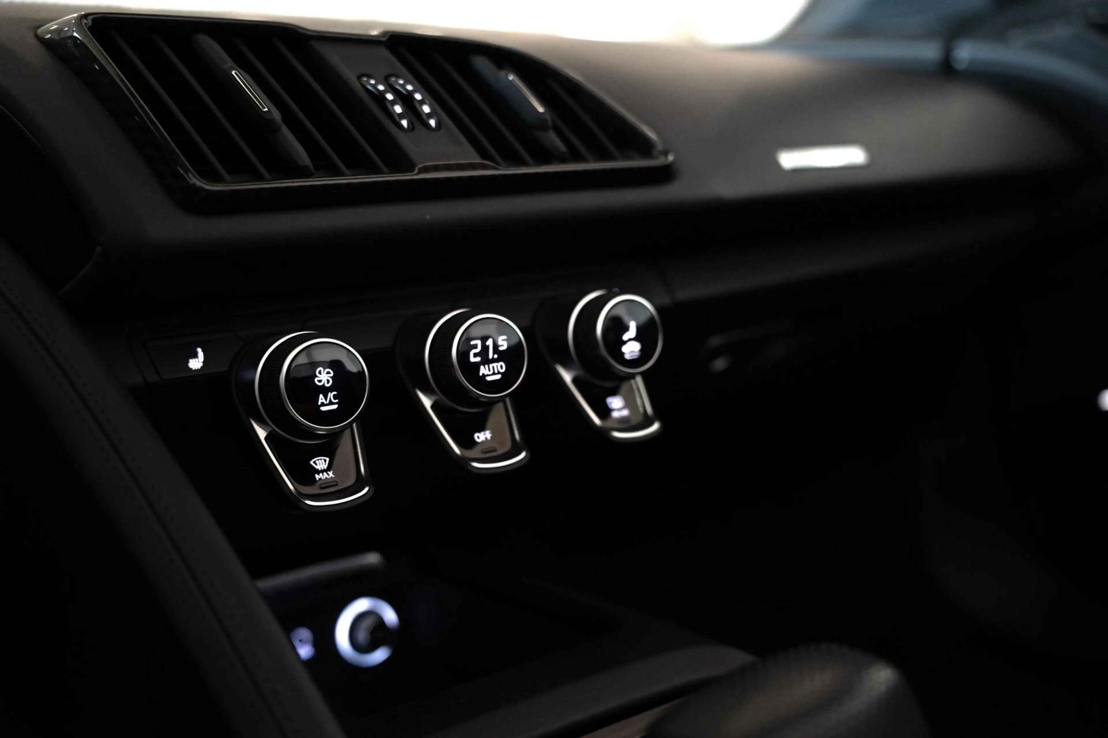 Audi R8 Spyder 5.2 Performance Quattro / Dlr. ond. / Keram — photo 32