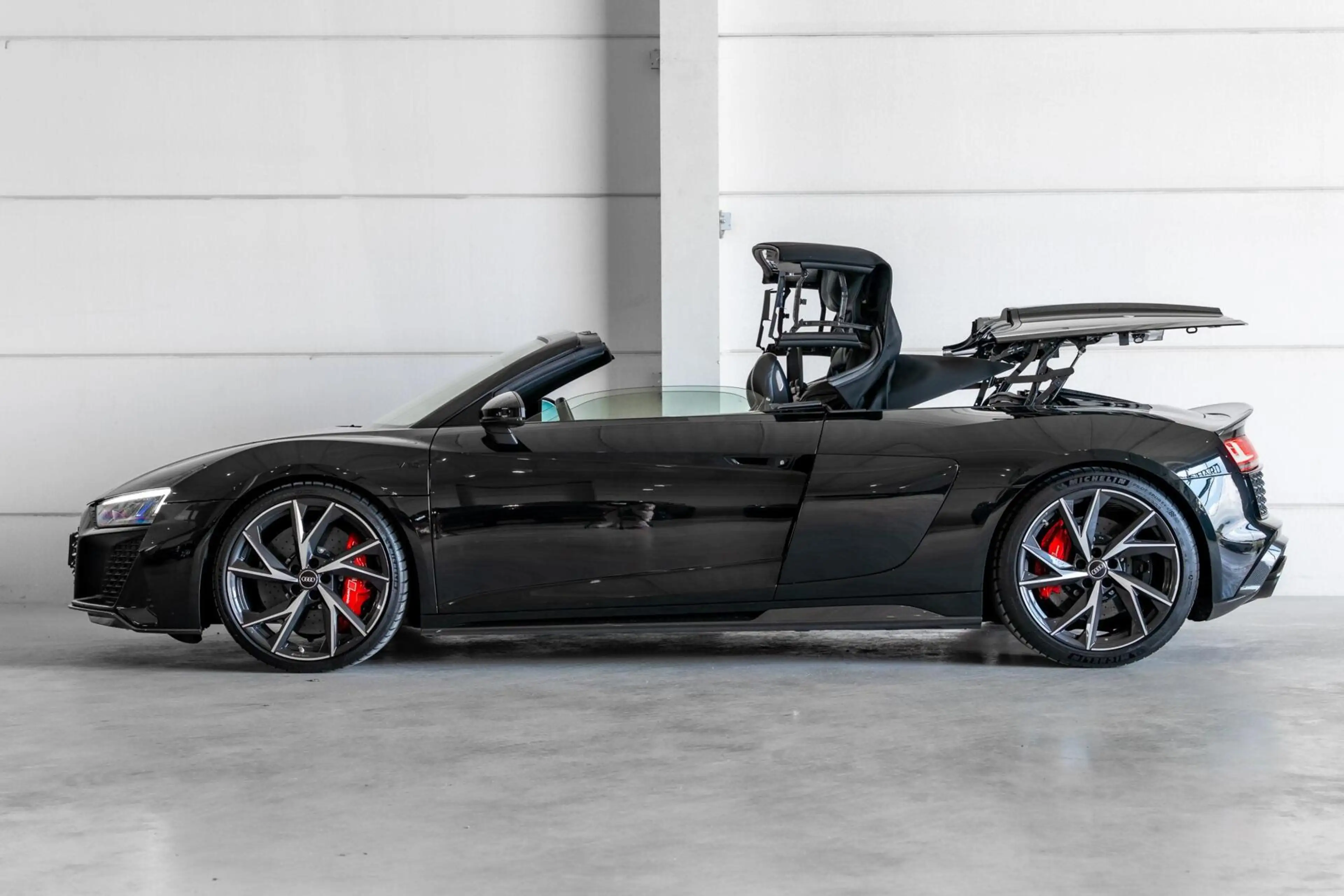 Audi R8 Spyder 5.2 Performance Quattro / Dlr. ond. / Keram — photo 6