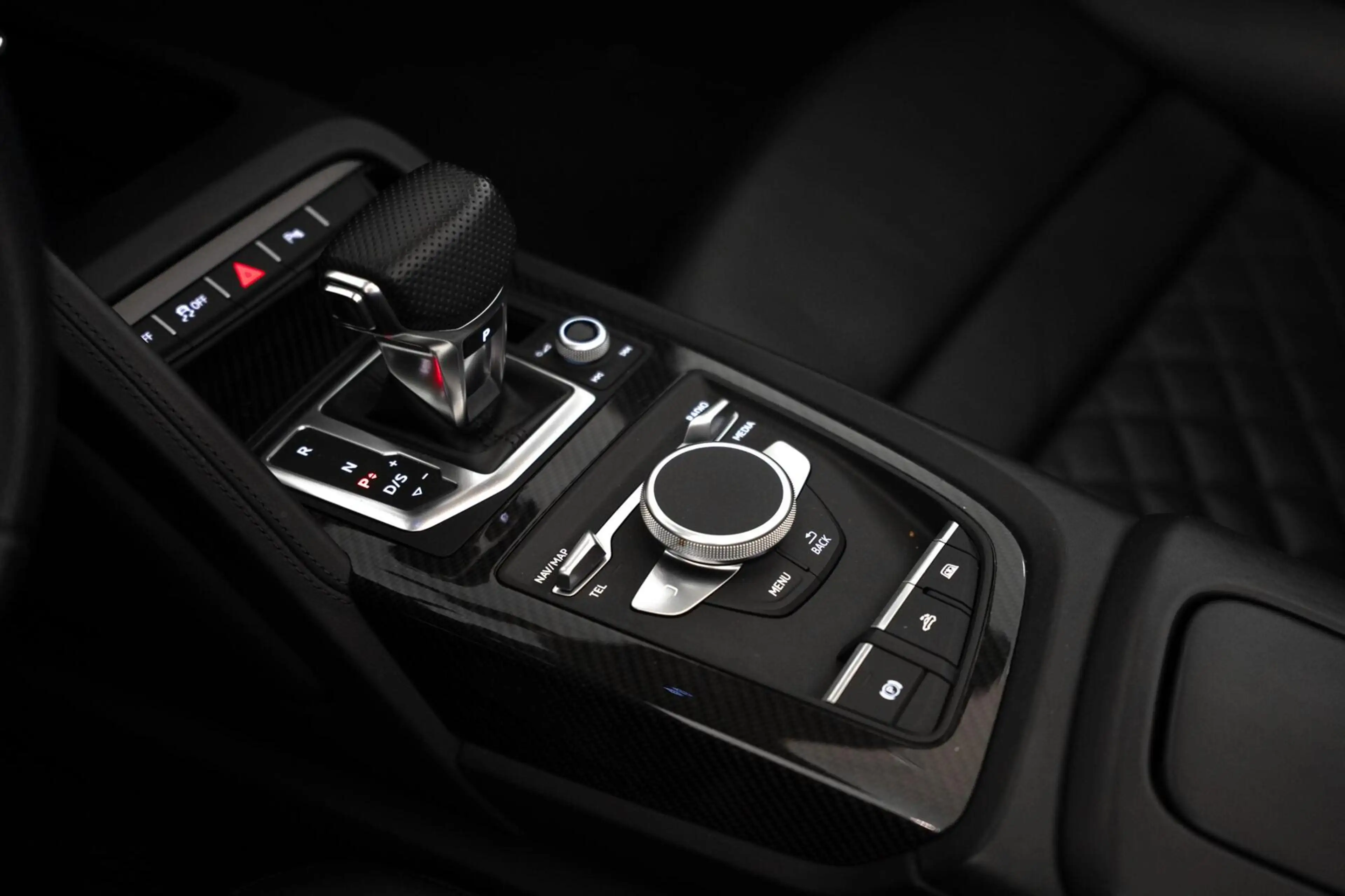 Audi R8 Spyder 5.2 Performance Quattro / Dlr. ond. / Keram — photo 42