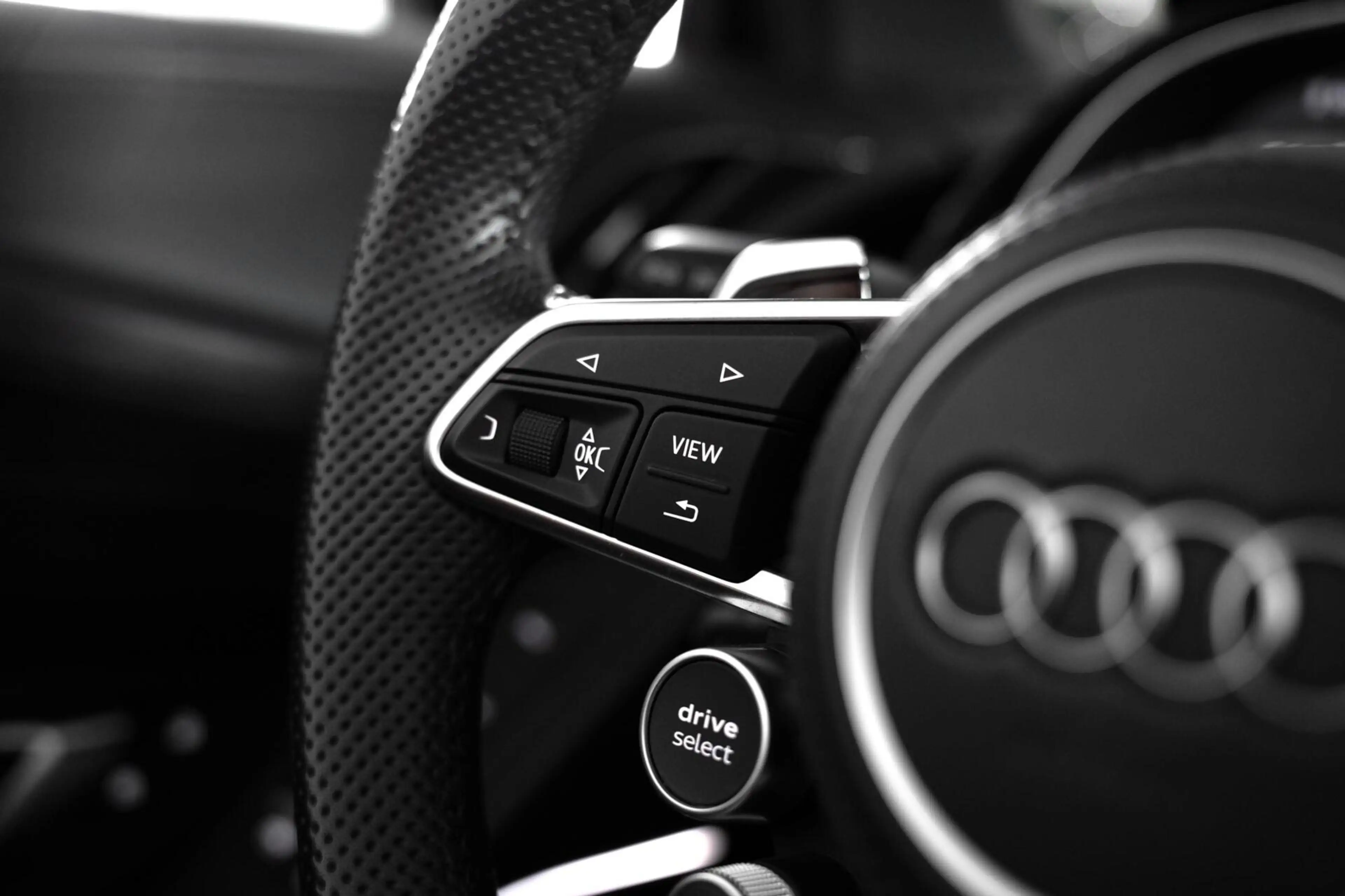 Audi R8 Spyder 5.2 Performance Quattro / Dlr. ond. / Keram — photo 35