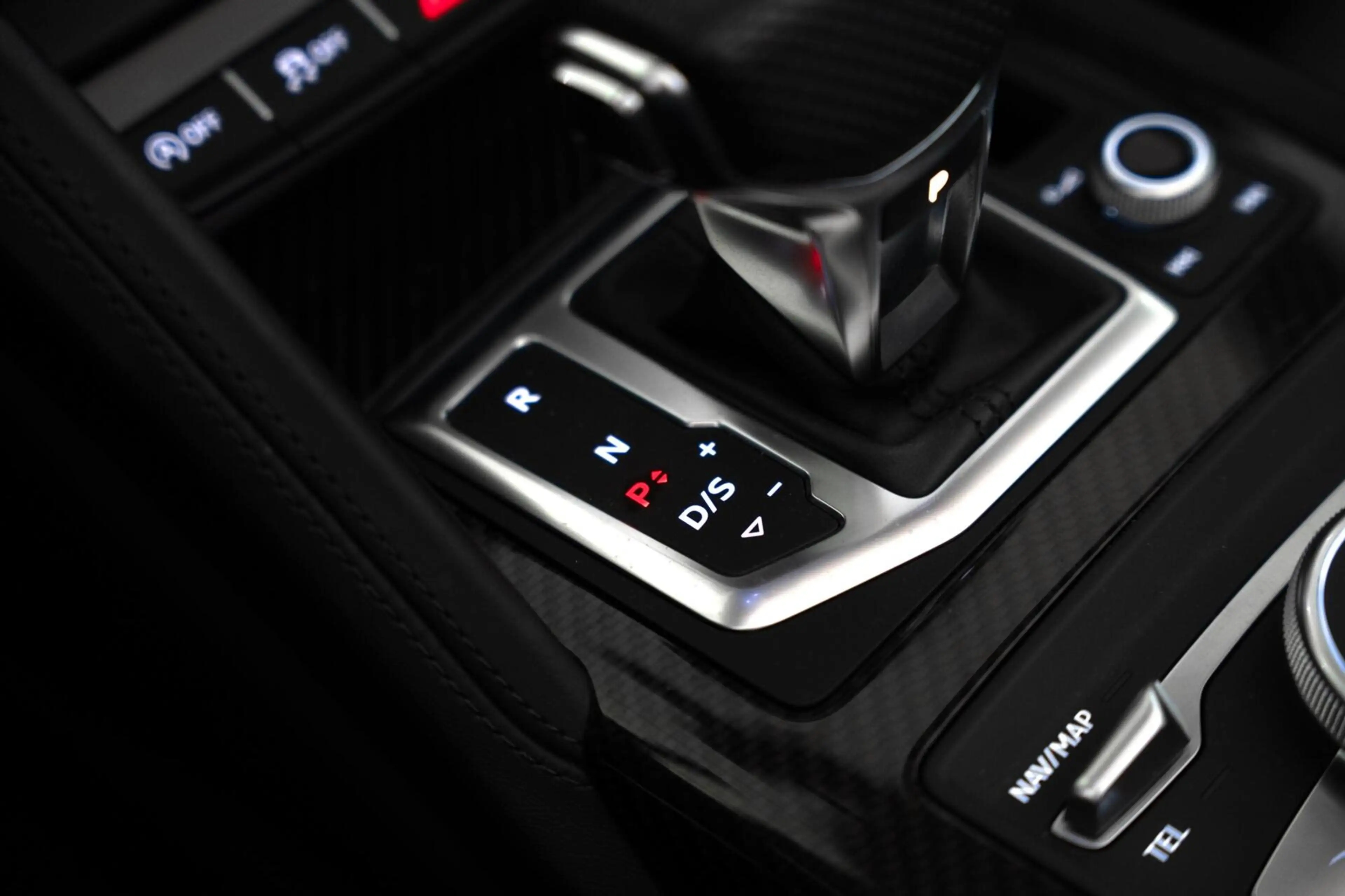 Audi R8 Spyder 5.2 Performance Quattro / Dlr. ond. / Keram — photo 41