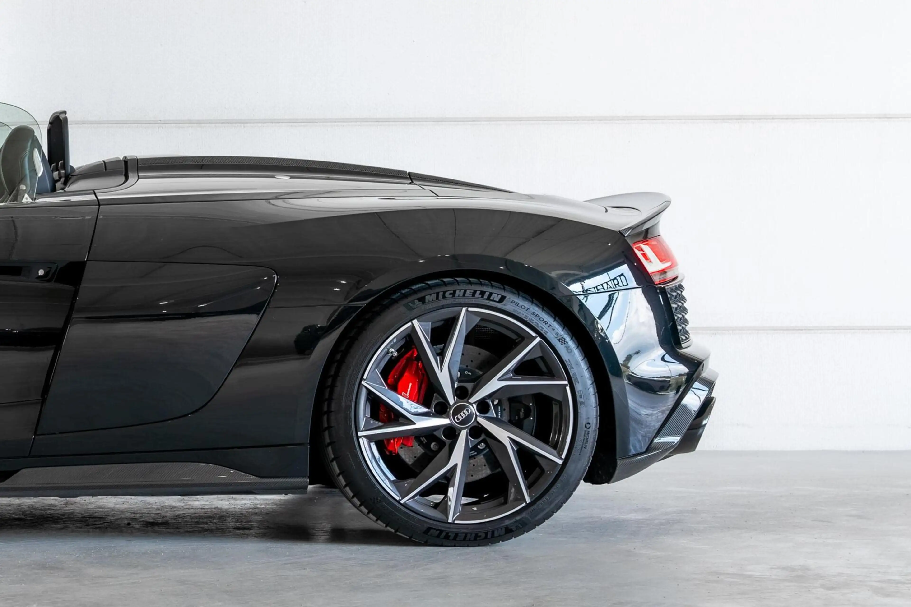 Audi R8 Spyder 5.2 Performance Quattro / Dlr. ond. / Keram — photo 8