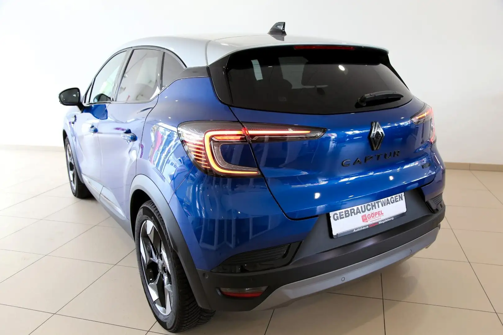 Renault Captur II Esprit Alpine Pano, 360 Kamrea, SHZ Blau - 2
