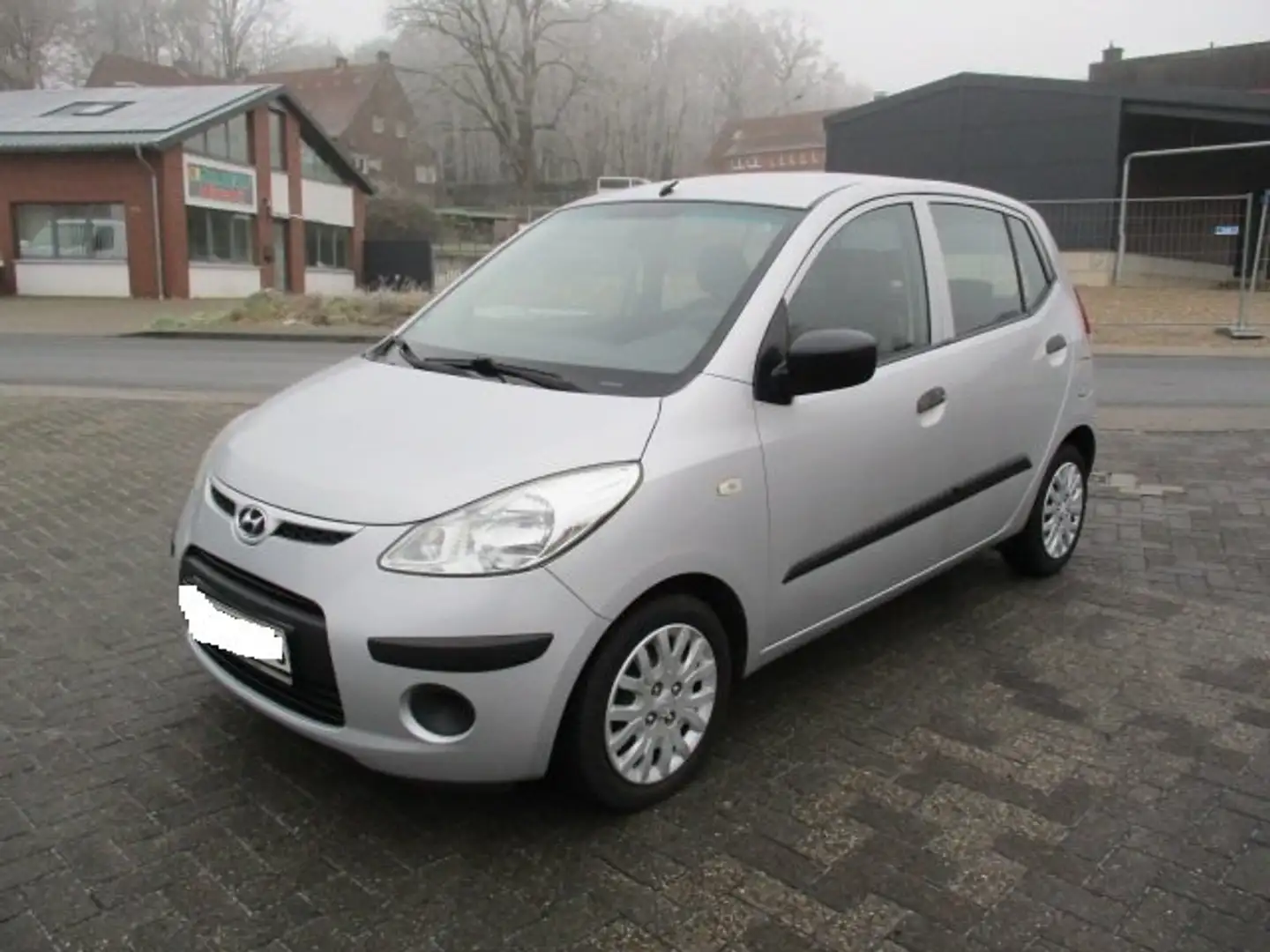 Hyundai i10 1.1 FIFA WM Edition Plateado - 1