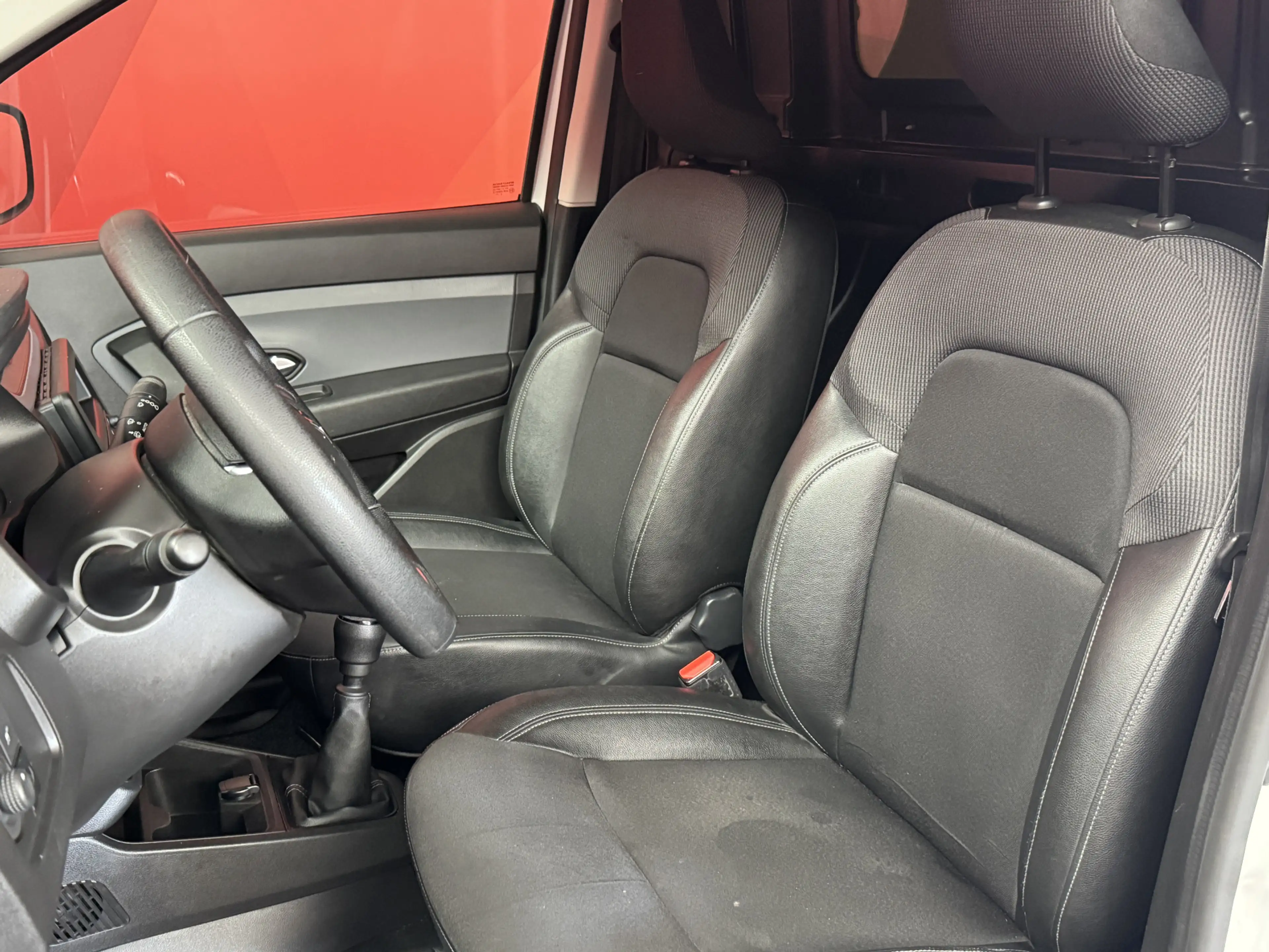 Renault Express 1.5 dCi 95 Comfort | Nieuw BInnen | Radio | Airco — photo 6