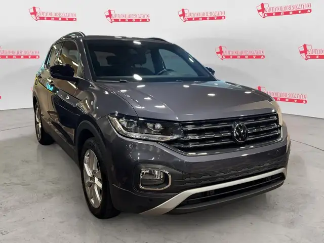 Volkswagen T-Cross view 5