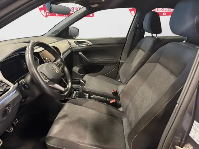 Volkswagen T-Cross view 8