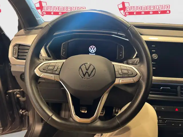 Volkswagen T-Cross view 11