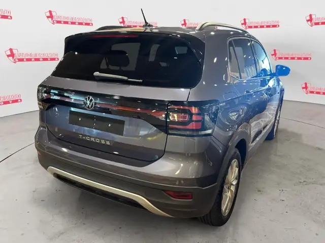 Volkswagen T-Cross view 4